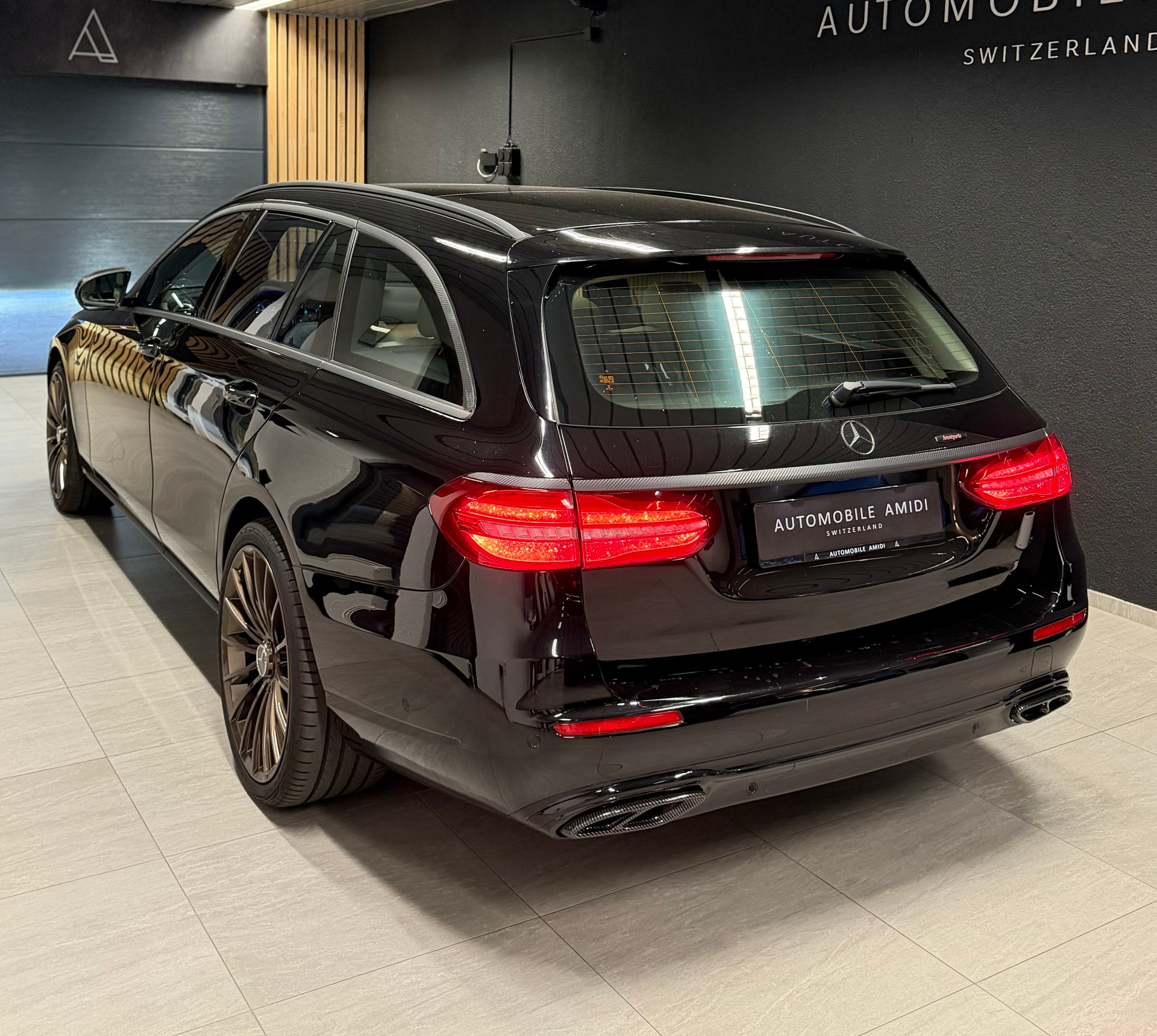 MERCEDES-BENZ E 350 d Avantgarde 9G-Tronic-showroom-element-2