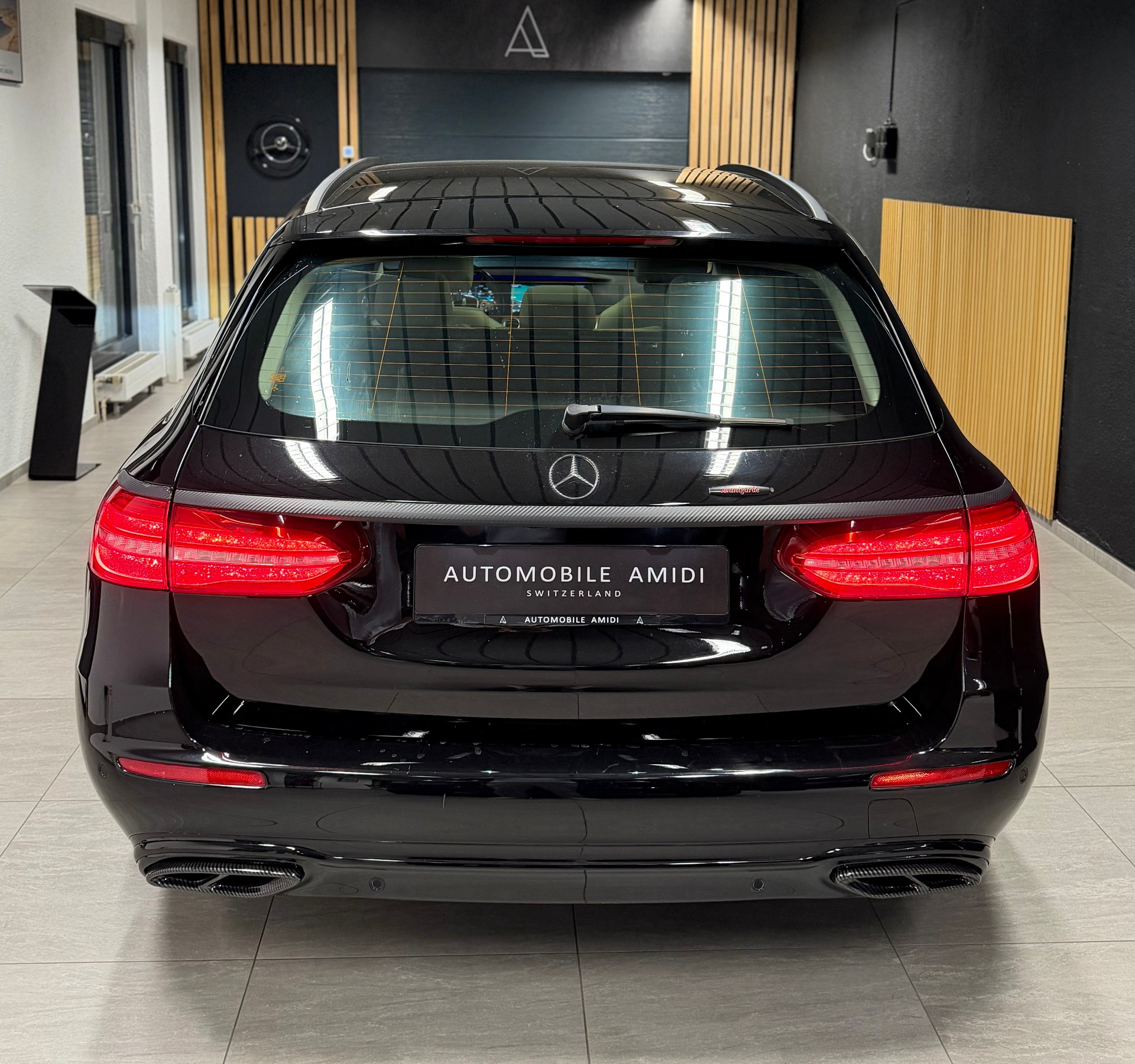 MERCEDES-BENZ E 350 d Avantgarde 9G-Tronic-showroom-element-3
