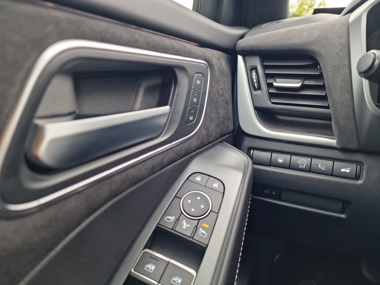 NISSAN Qashqai 1.3 DIG-T MHEV Tekna+ 4x4 Panorama-image-13