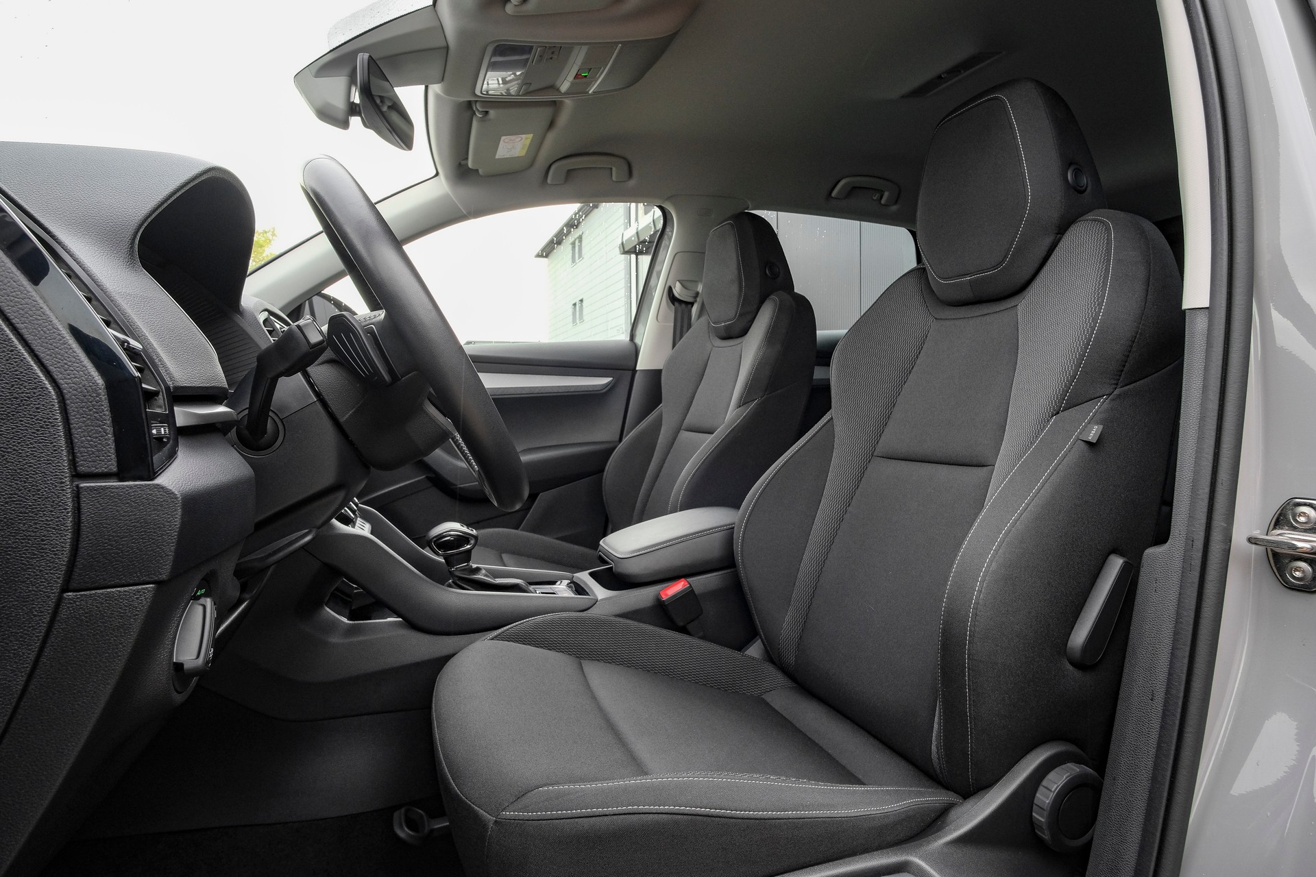 SKODA Karoq 2.0 TDI Fresh 4x4 DSG-image-9