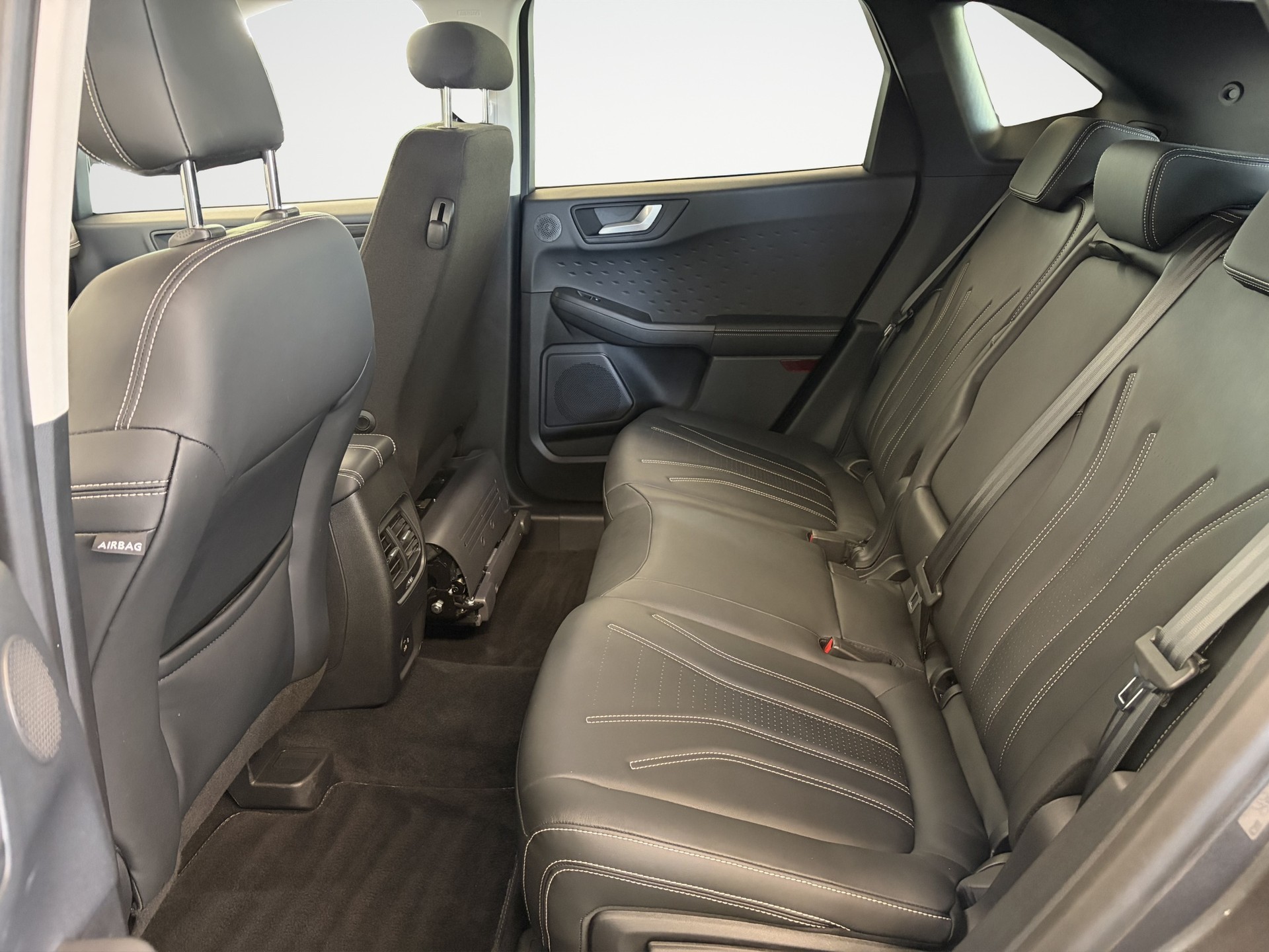 FORD Kuga 2.5 PHEV Vignale 2WD-image-15
