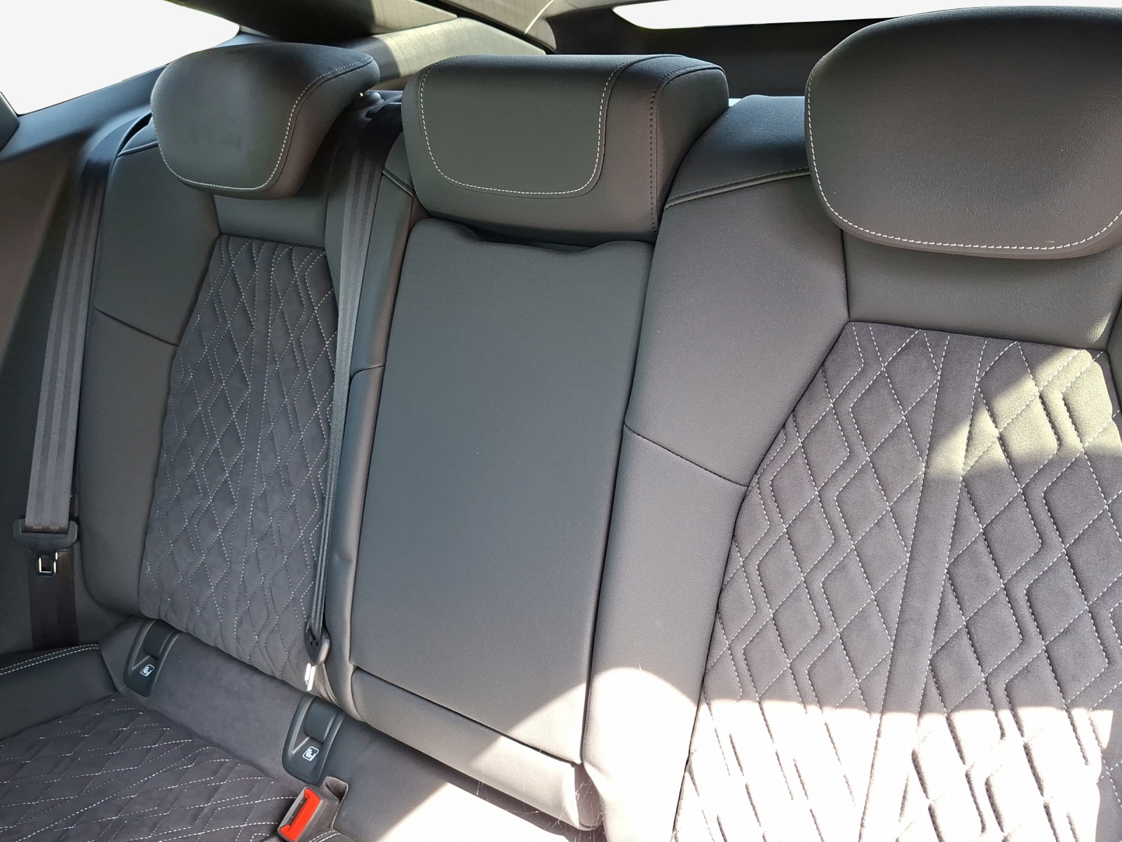 AUDI Q4 Sportback e-tron 50 quattro-image-12