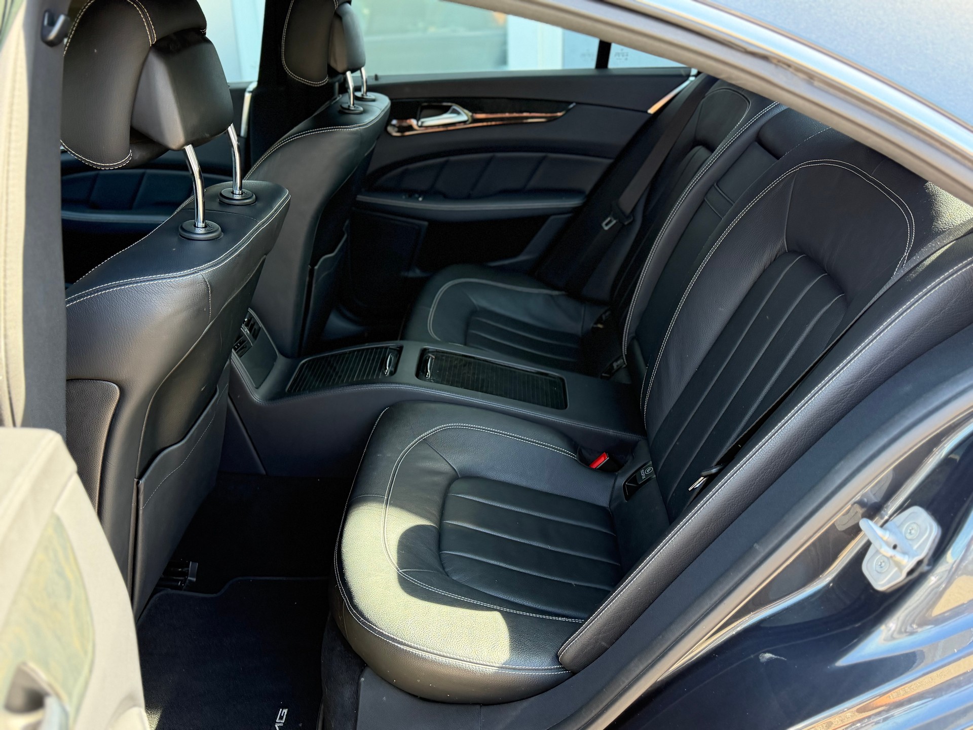 MERCEDES-BENZ CLS 350 BlueTEC 4Matic 7G-Tronic-image-13