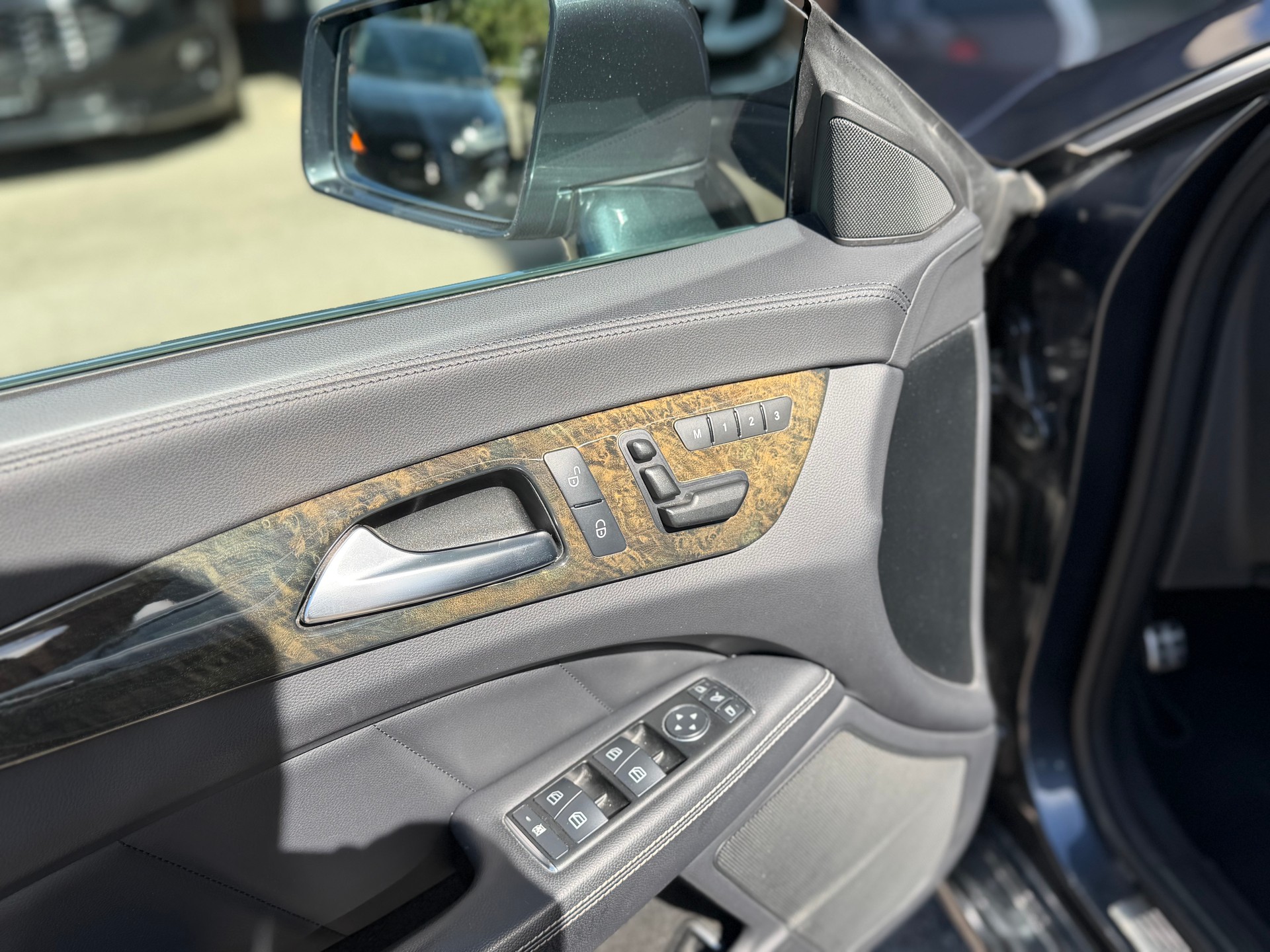 MERCEDES-BENZ CLS 350 BlueTEC 4Matic 7G-Tronic-image-12