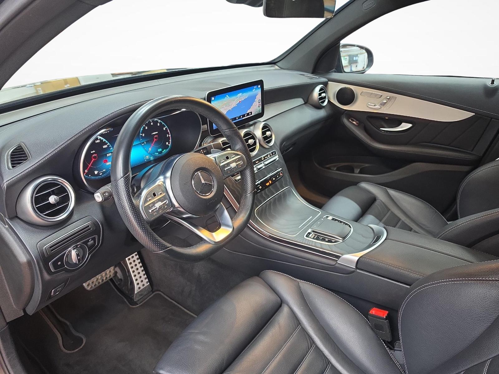 MERCEDES-BENZ GLC 300 4MATIC Coupé AMG Line-image-7