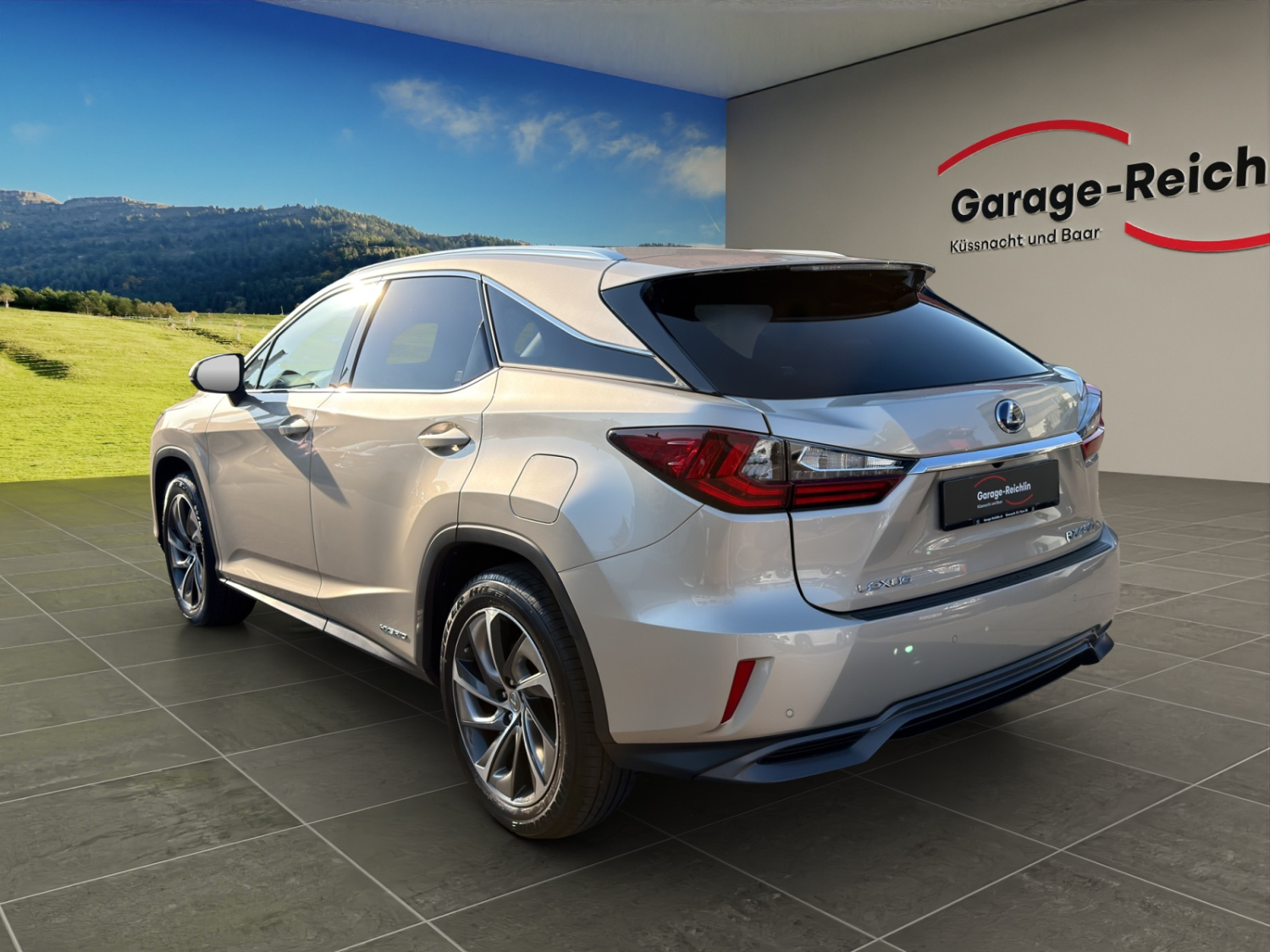 LEXUS RX 450h Excellence-showroom-element-2