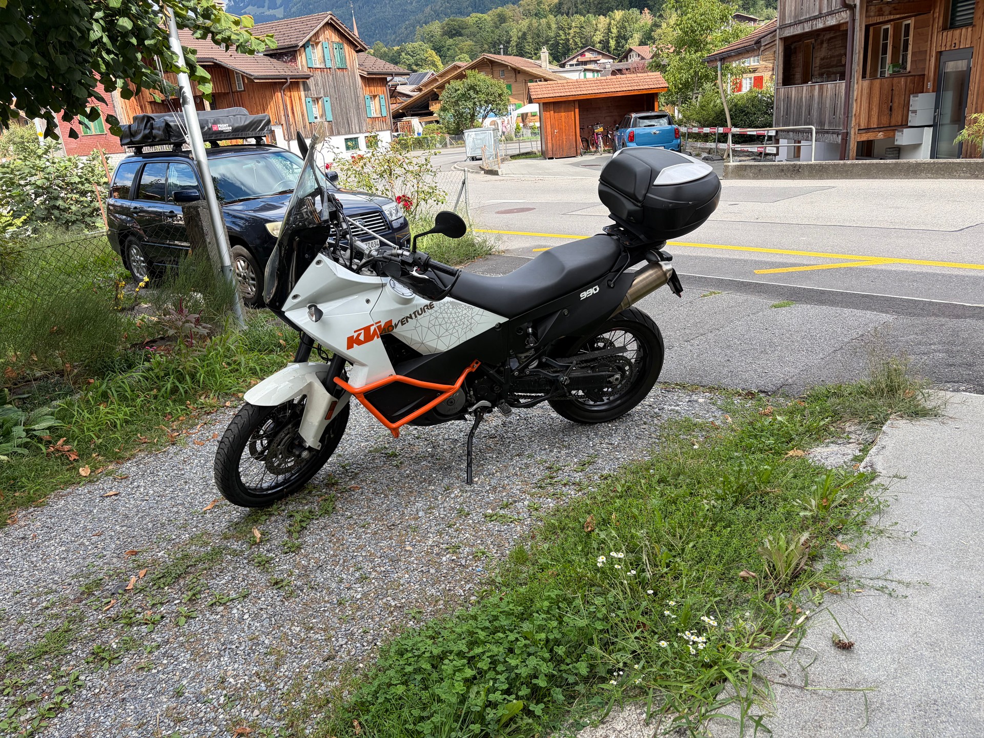 KTM 990 Adventure-image-3
