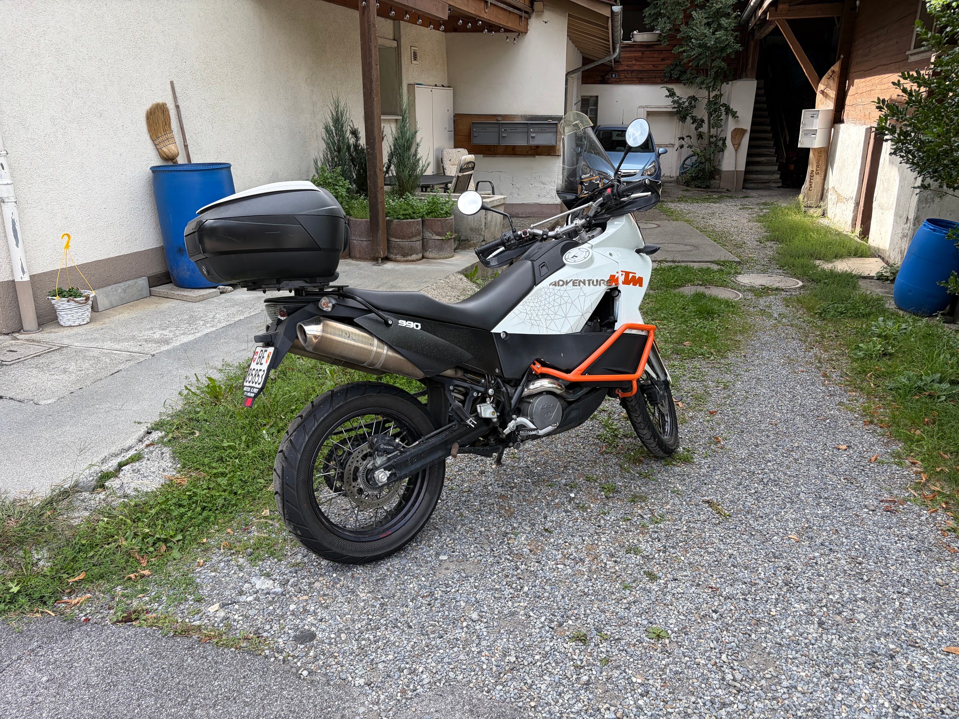 KTM 990 Adventure-image-4