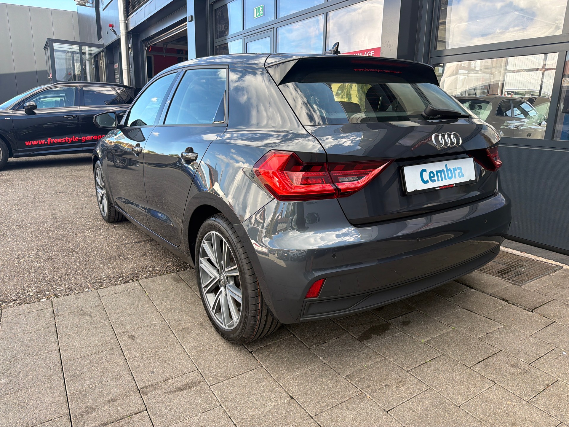 AUDI A1 Sportback 35 TFSI S-tronic-showroom-element-3