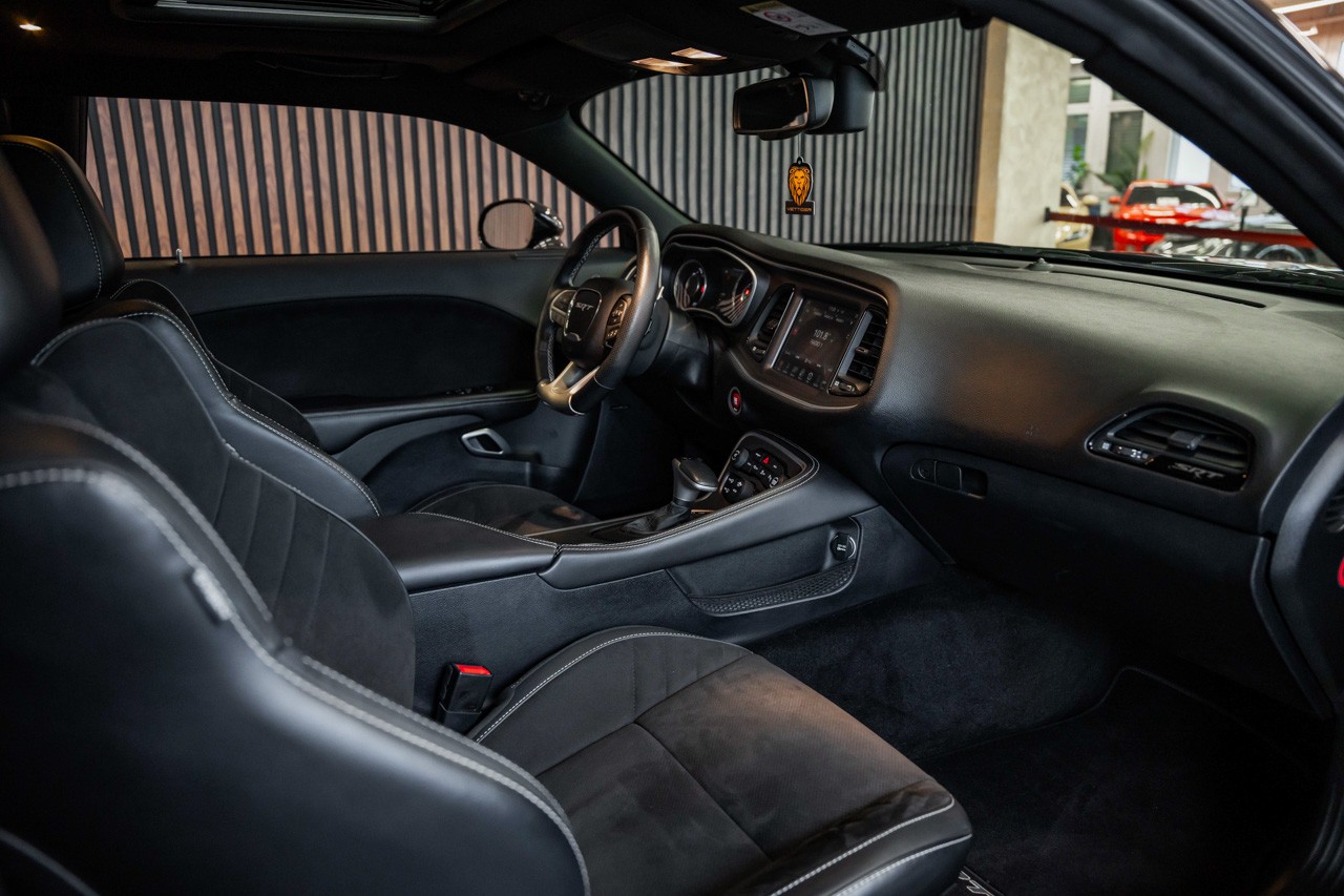DODGE Challenger SRT8 6.4L HEMI-image-15