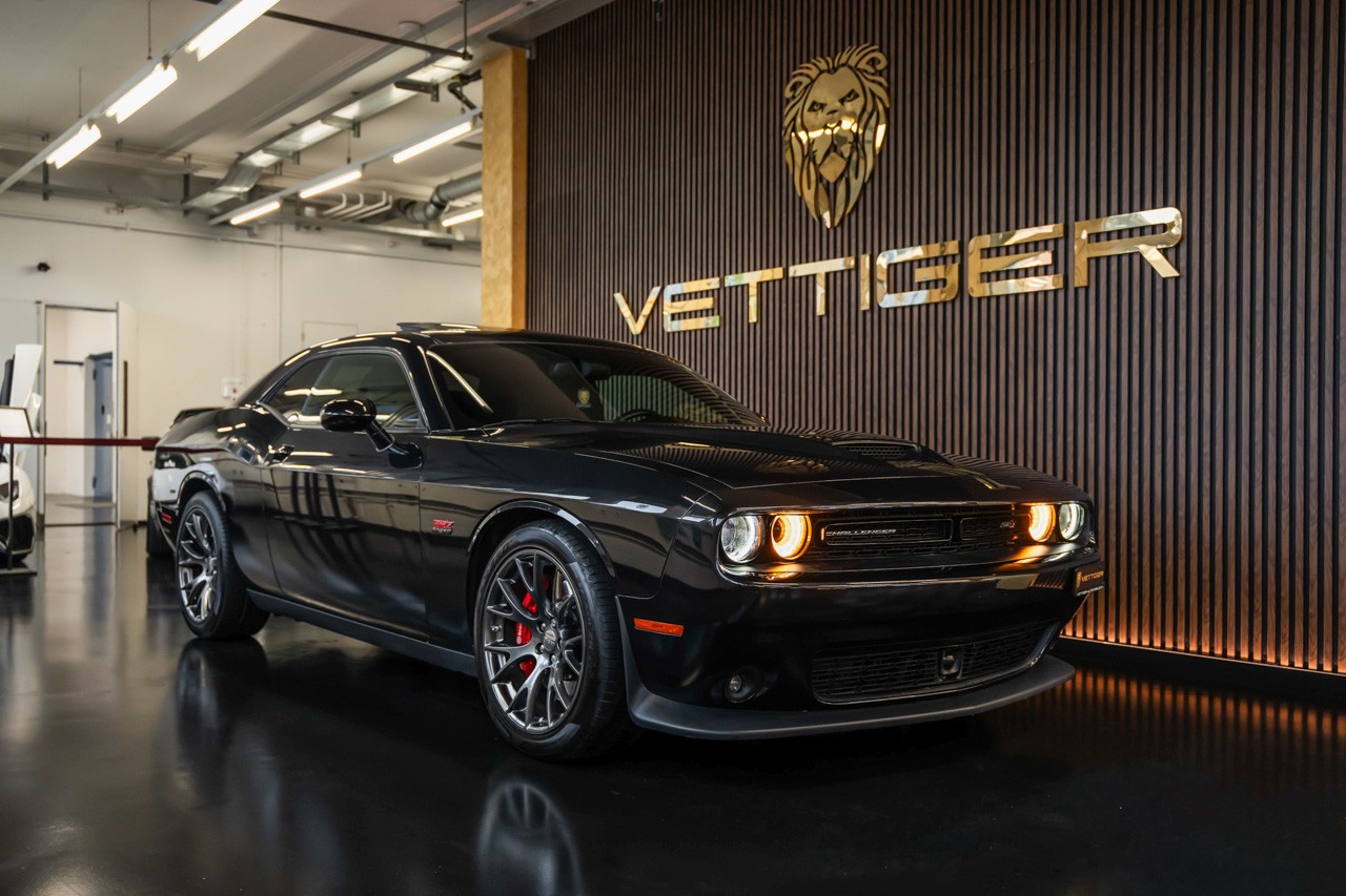 DODGE Challenger SRT8 6.4L HEMI