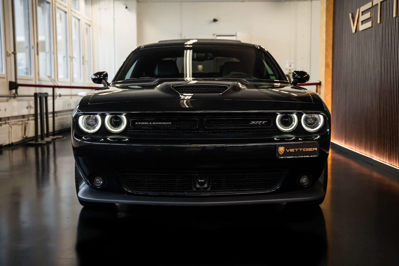 DODGE Challenger SRT8 6.4L HEMI-showroom-element-1