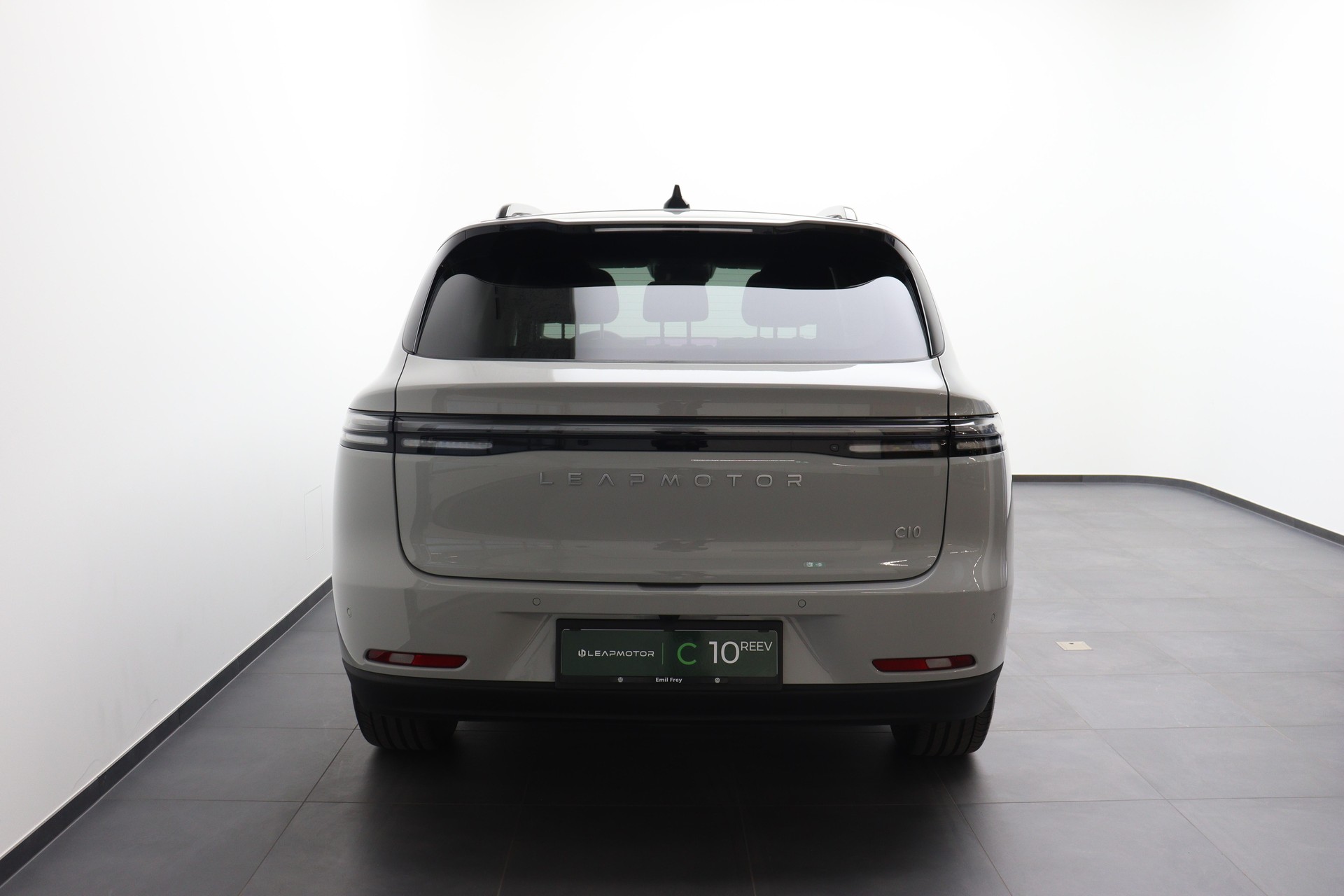 LEAPMOTOR C10 EV AWD-showroom-element-3