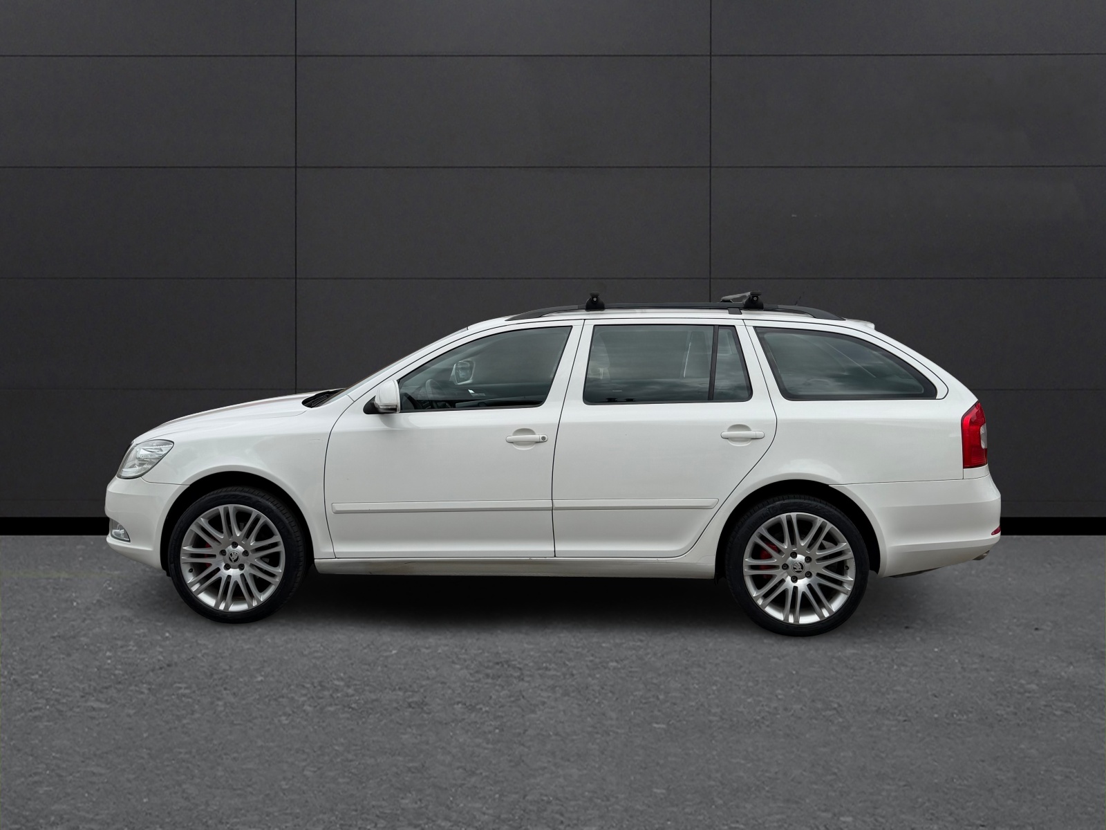 SKODA Octavia Combi 1.8 TSI Stöckli 4x4-showroom-element-1
