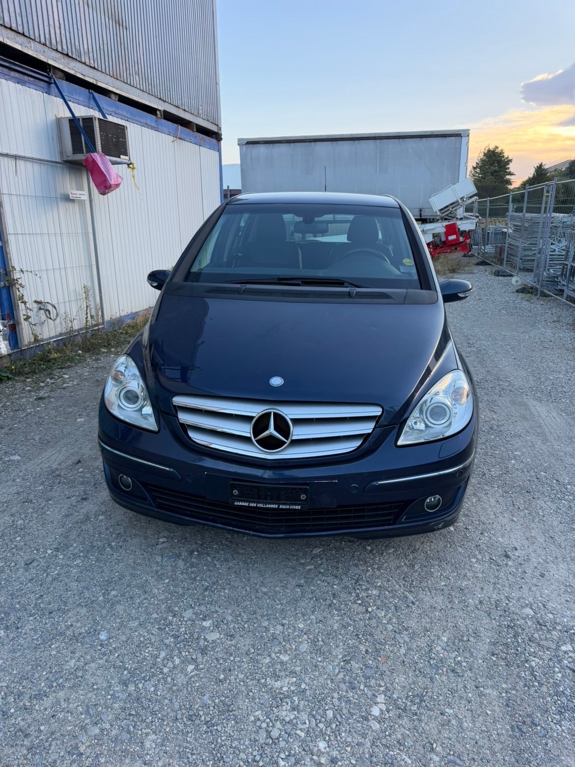MERCEDES-BENZ B 200 T Sailing Edition-image-8