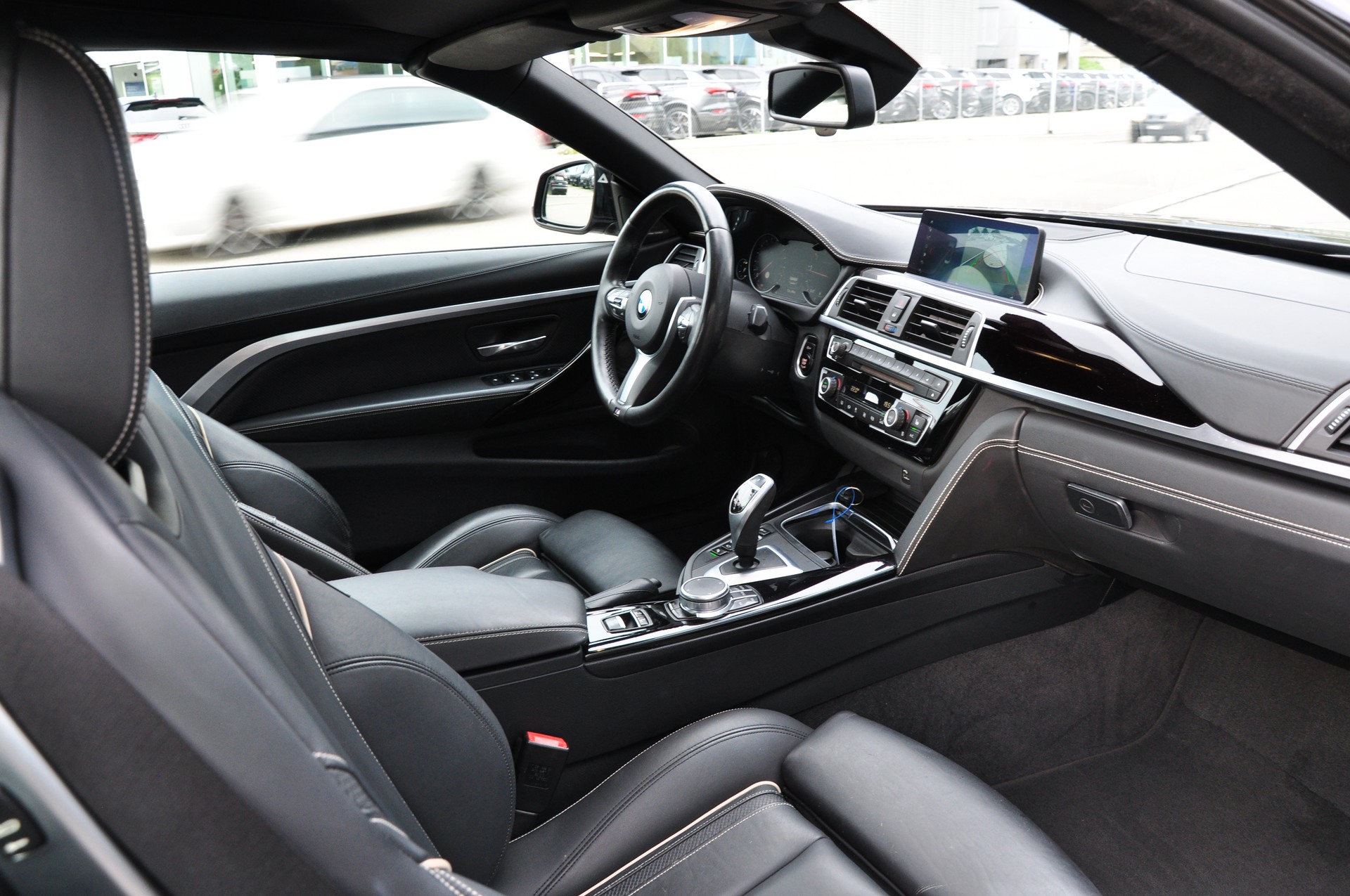 BMW 440i Cabriolet xDrive Steptronic M Sport-image-16