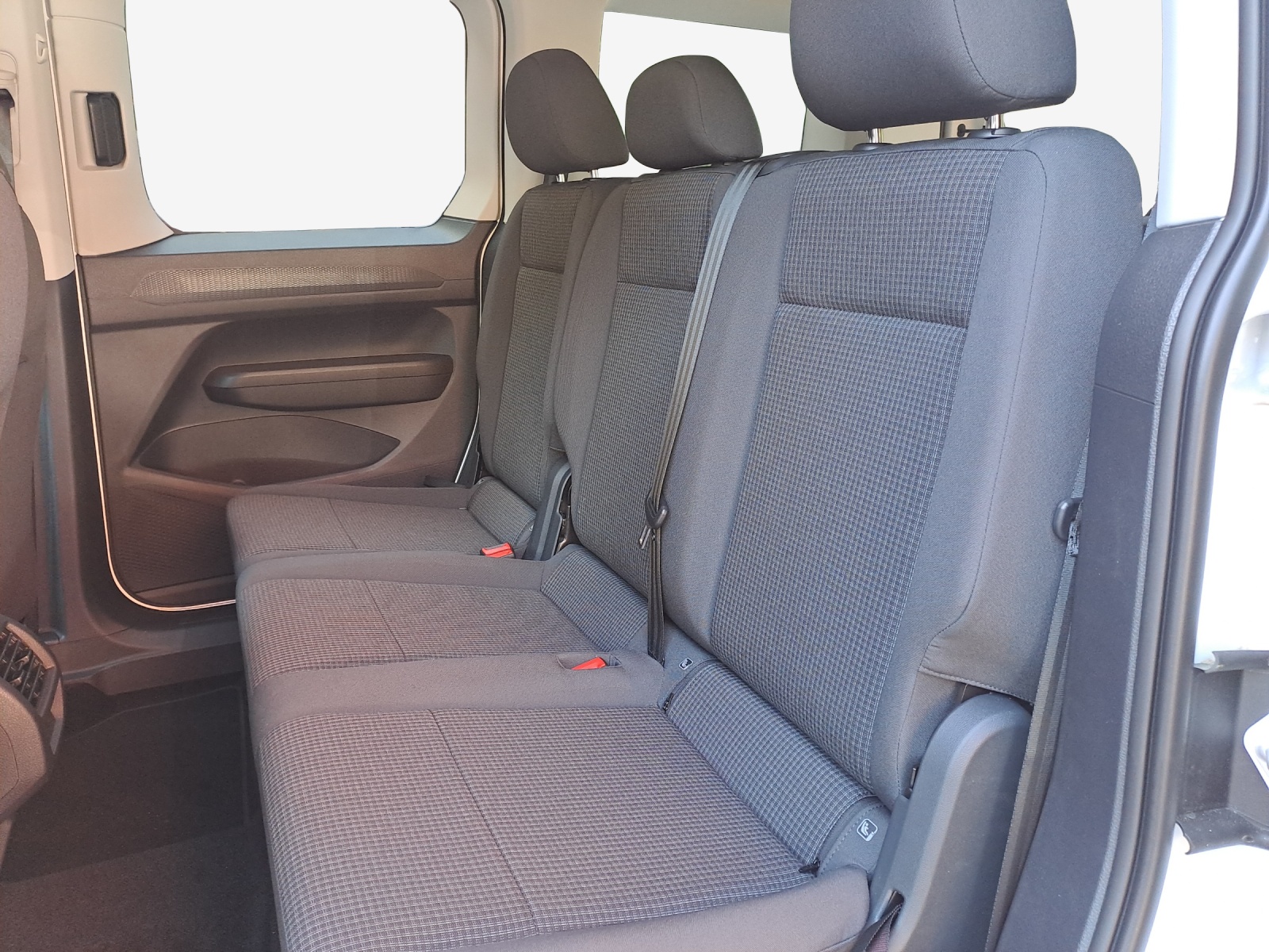 VW Caddy 1.5 TSI Plug in Hybrid Trend DSG-image-8