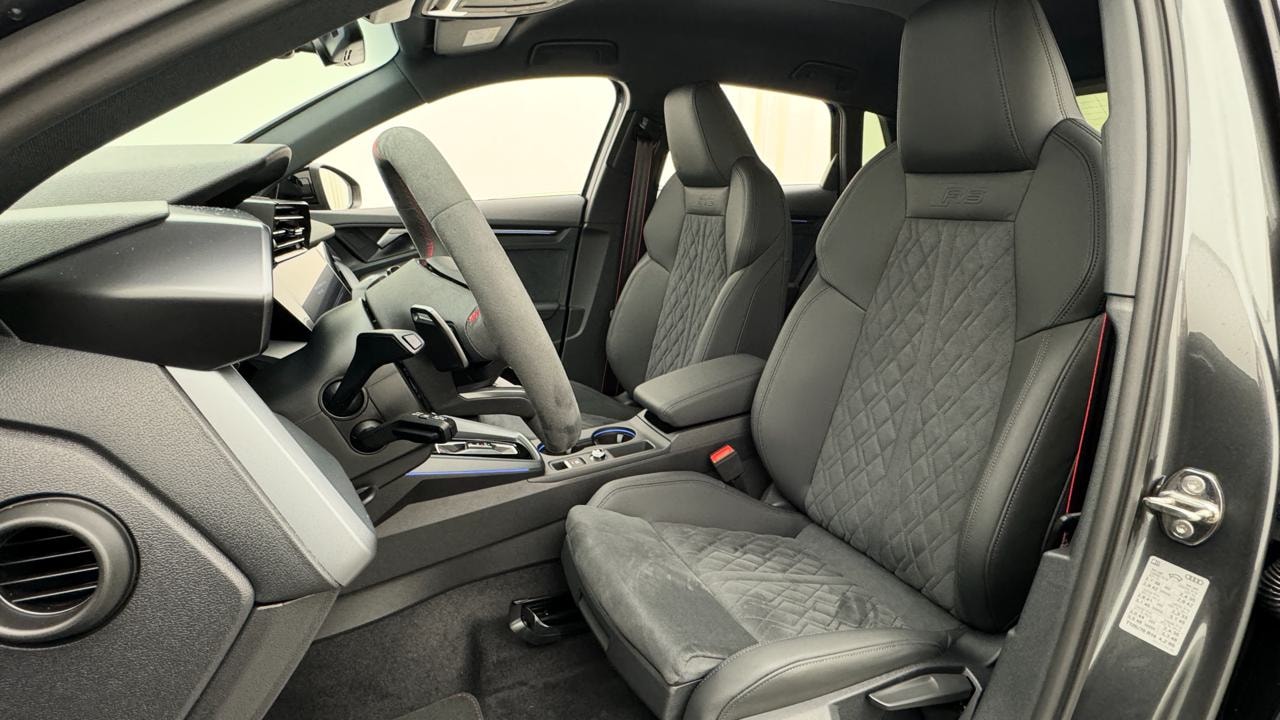 AUDI RS3 Sportback 2.5 TSI quattro S-tronic-image-4