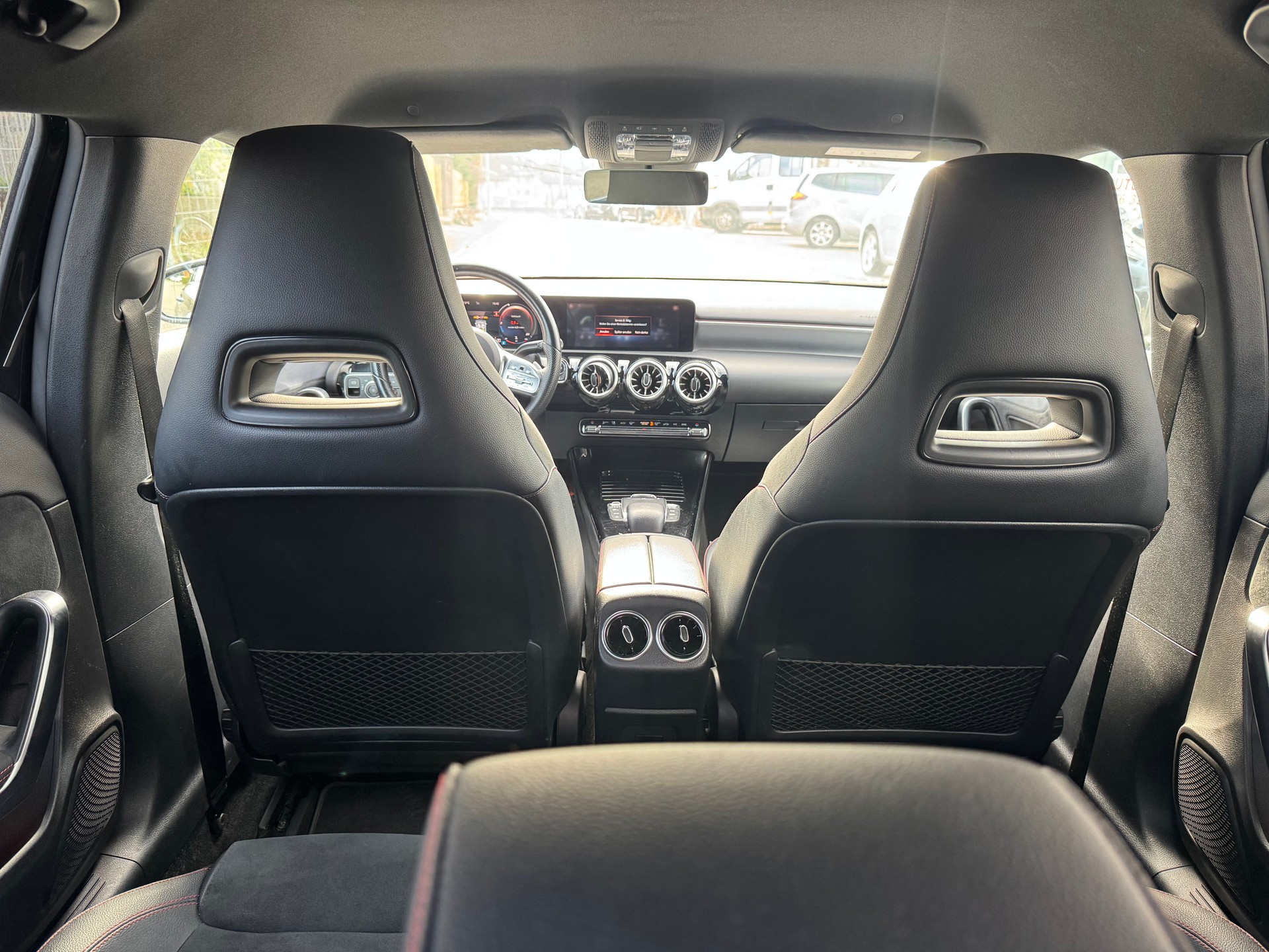 MERCEDES-BENZ A 180 AMG Line 7G-DCT-image-12
