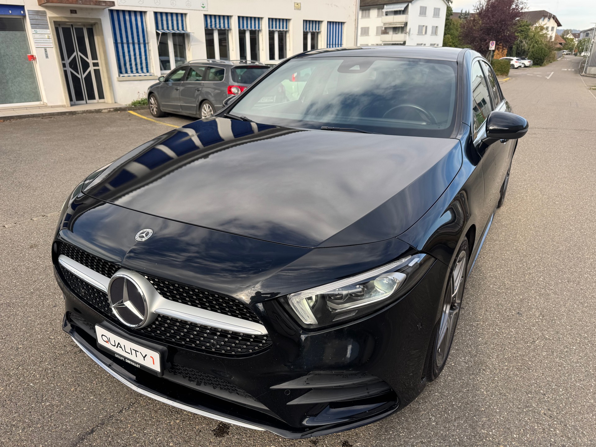 MERCEDES-BENZ A 180 AMG Line 7G-DCT