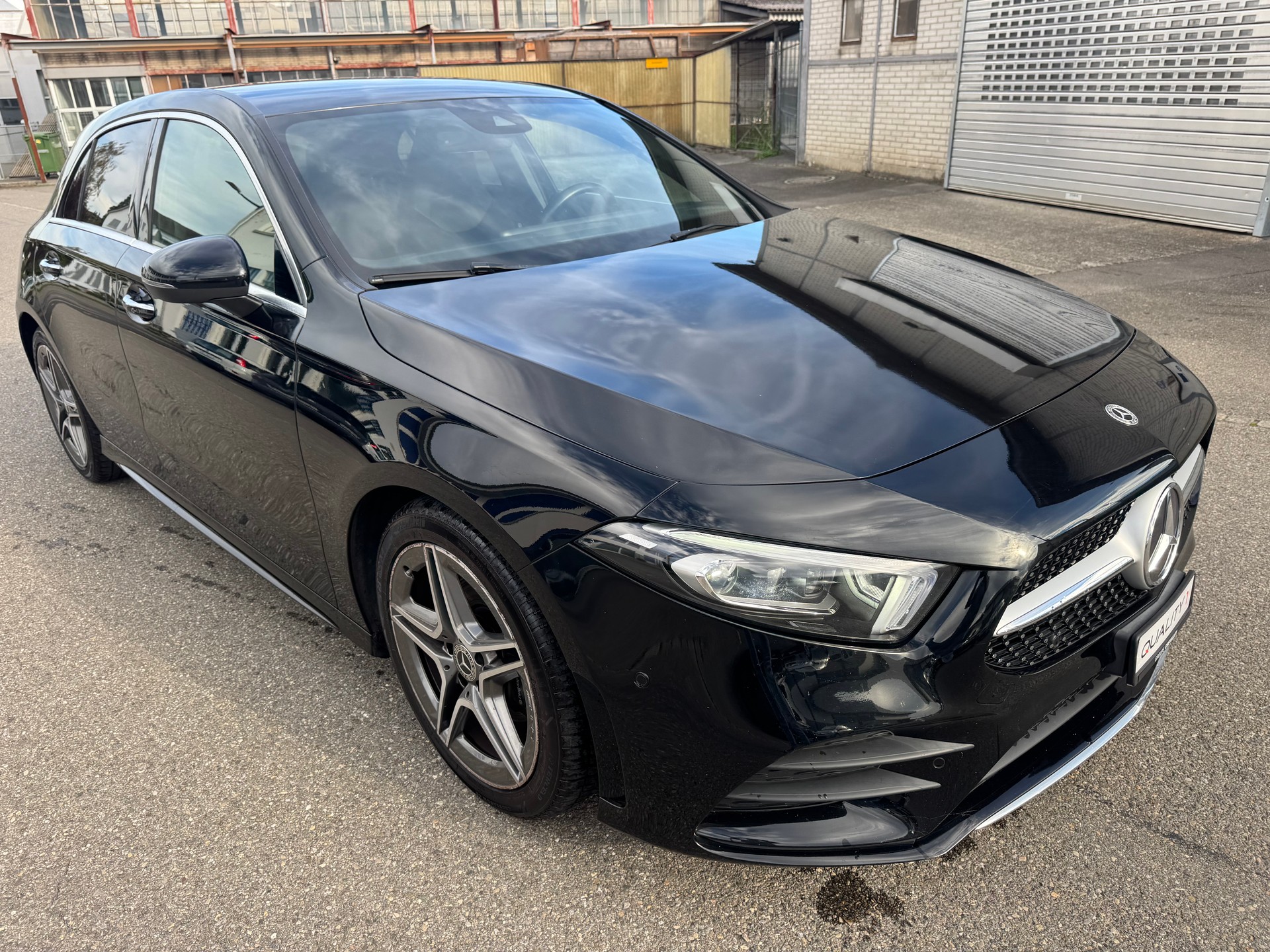 MERCEDES-BENZ A 180 AMG Line 7G-DCT-image-2