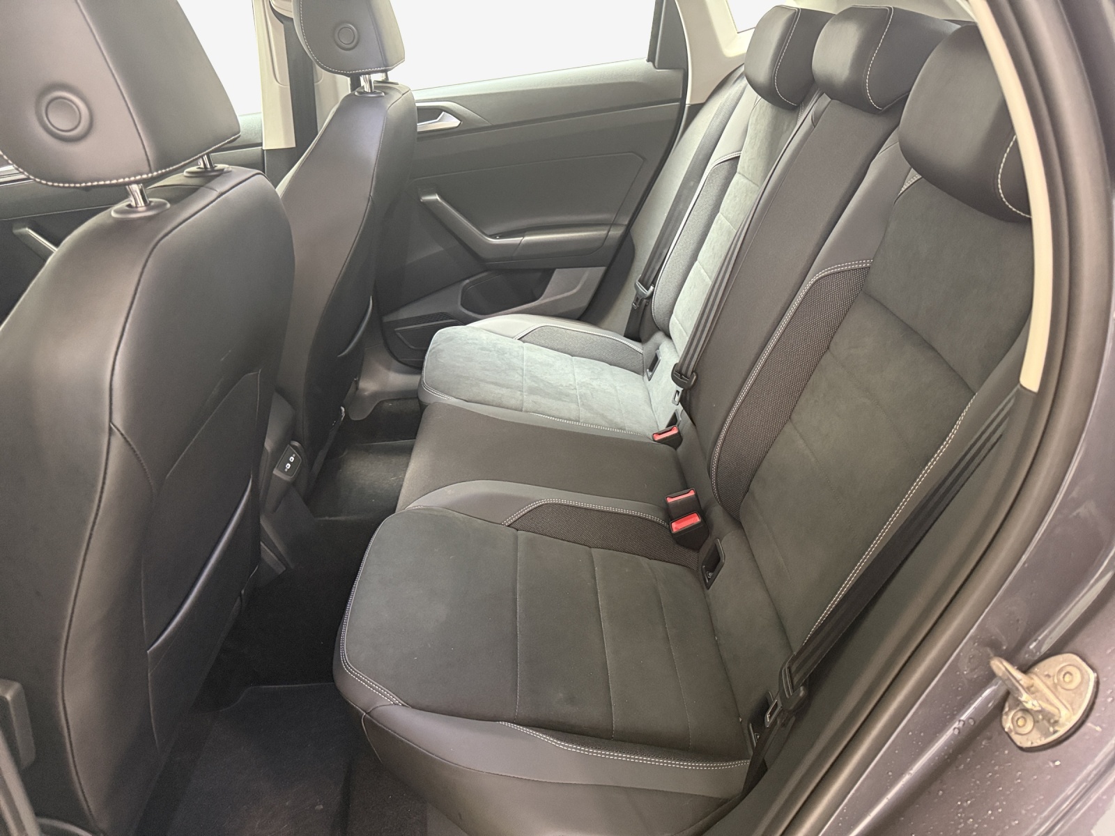 VW Polo 1.0 TSI Style-image-11