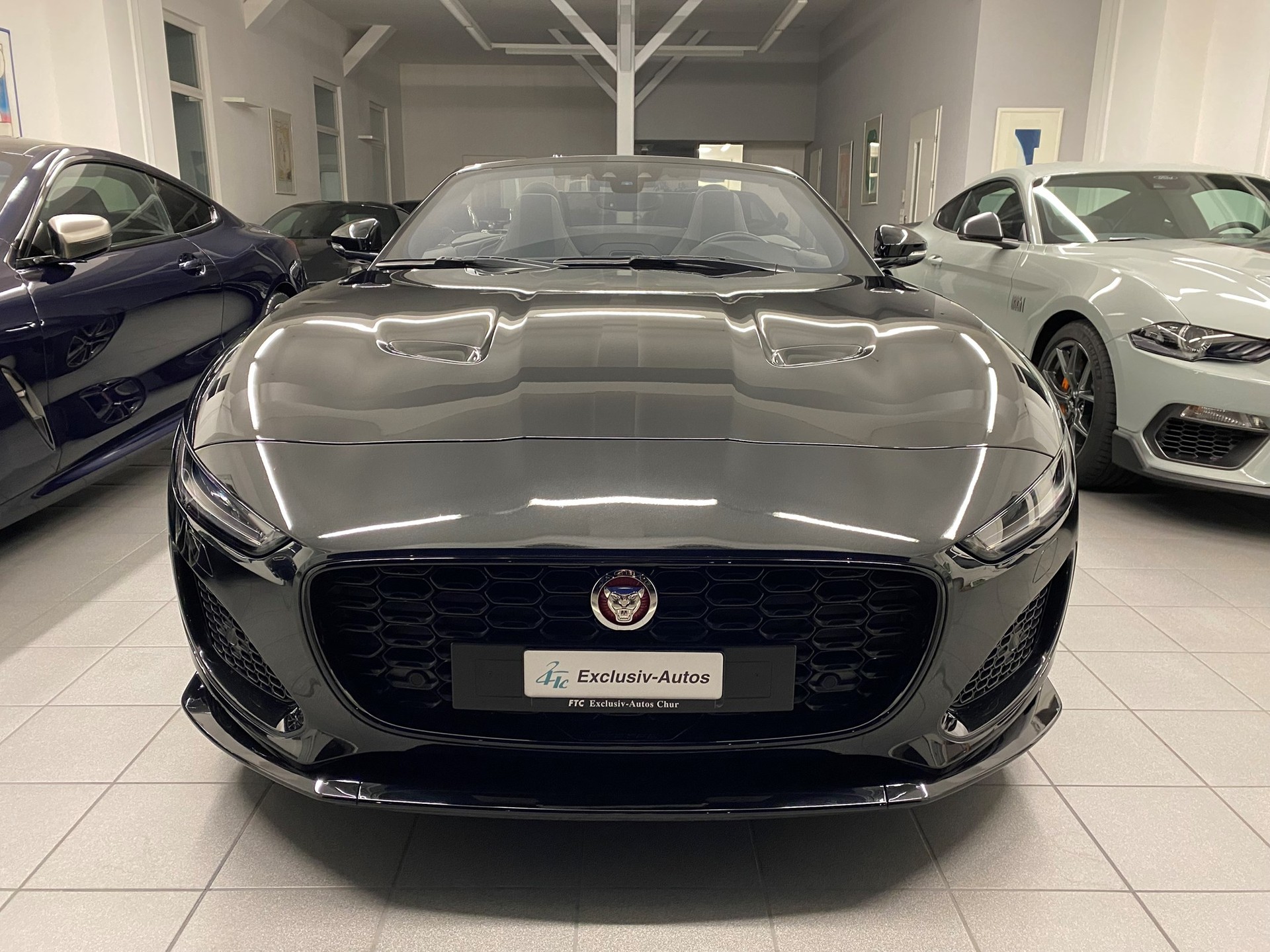 JAGUAR F-Type Convertible 2.0 I4 Automatik-image-1