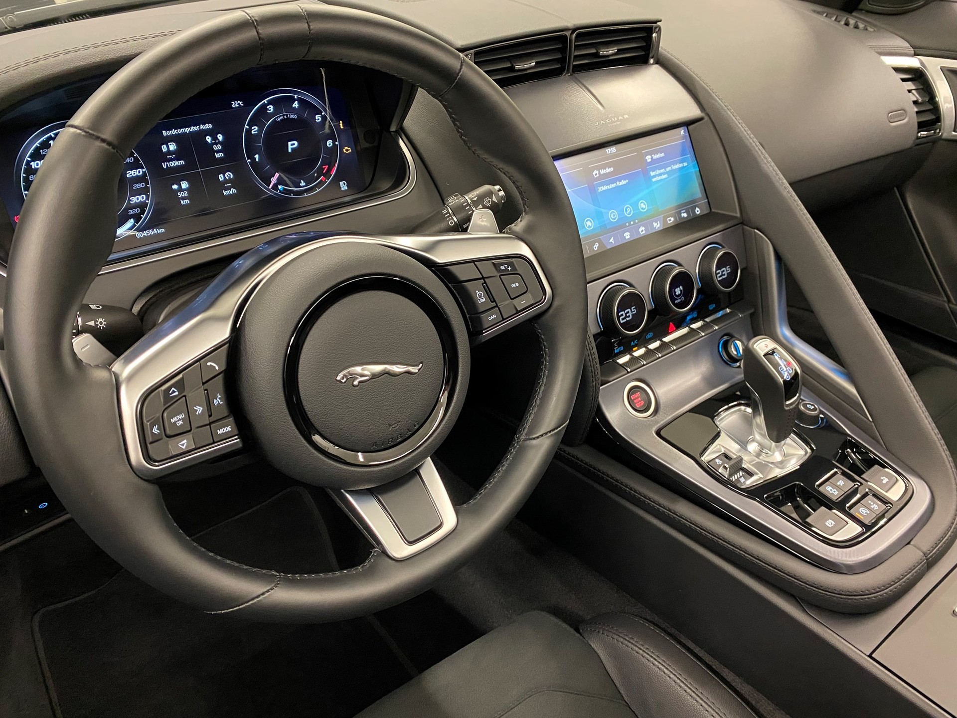 JAGUAR F-Type Convertible 2.0 I4 Automatik-image-13