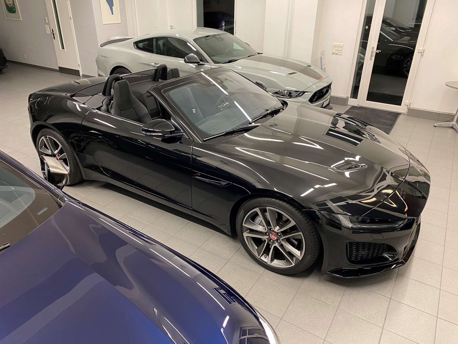 JAGUAR F-Type Convertible 2.0 I4 Automatik-image-7