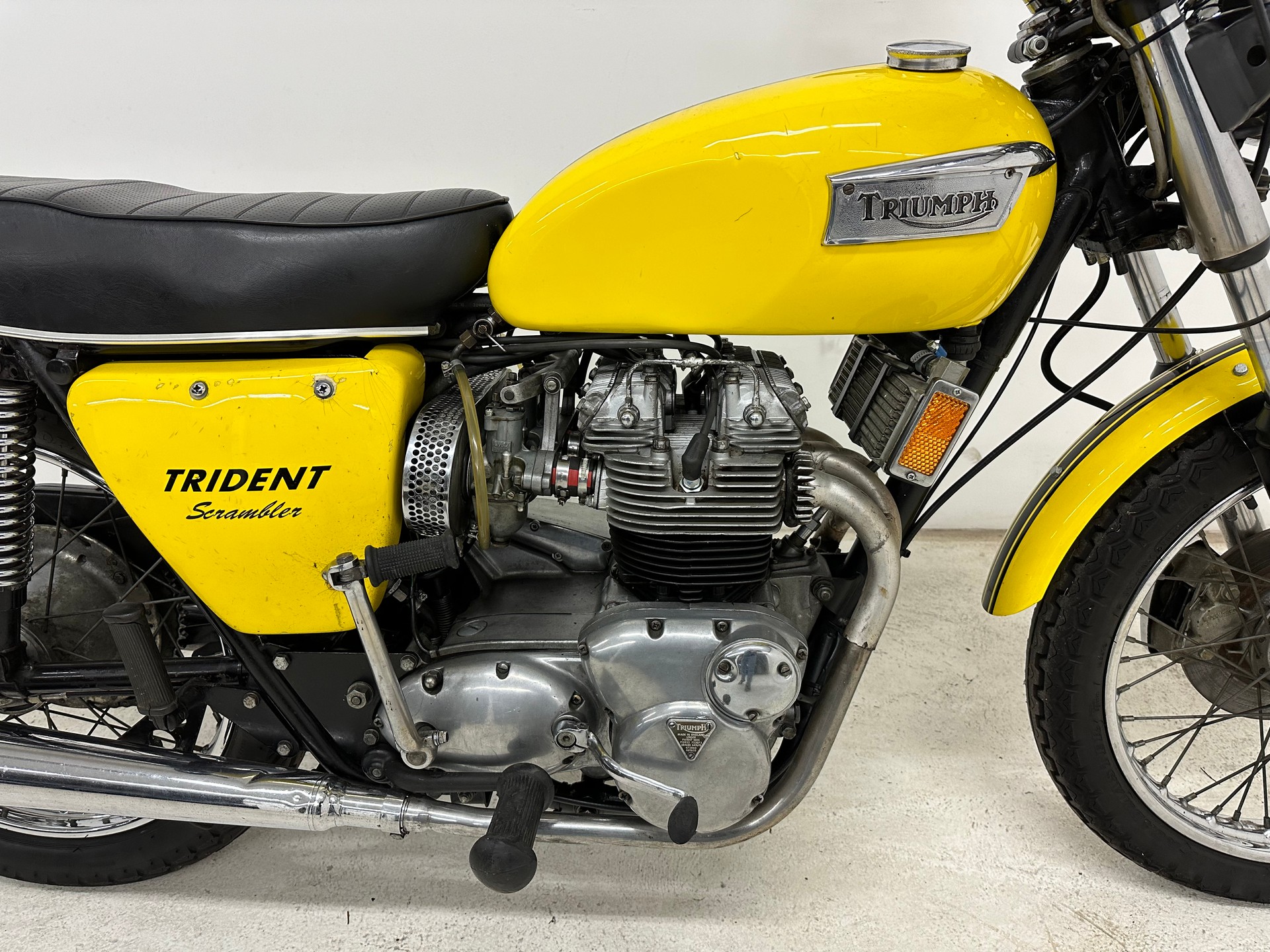 TRIUMPH Trident-image-1