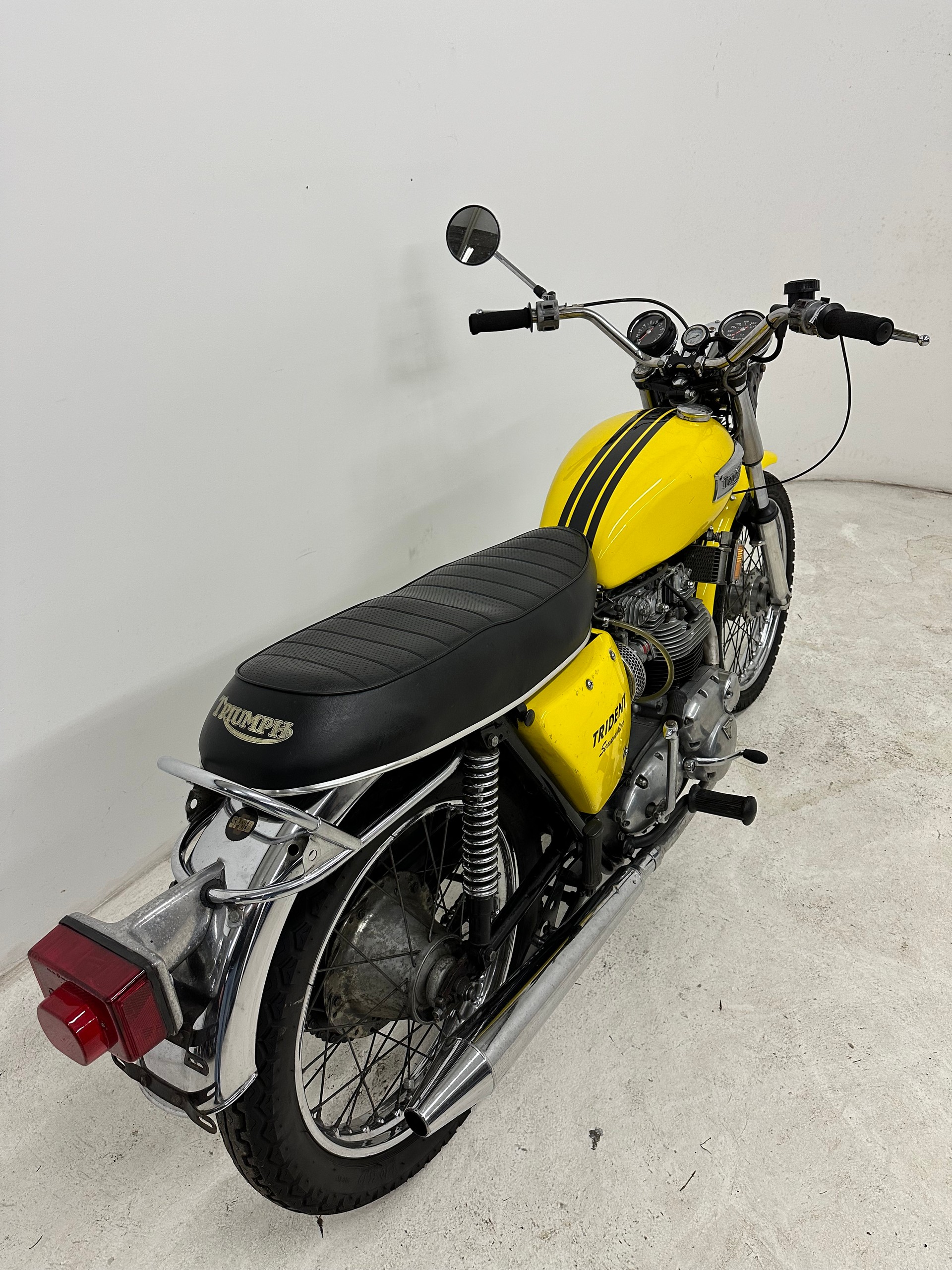 TRIUMPH Trident-image-3
