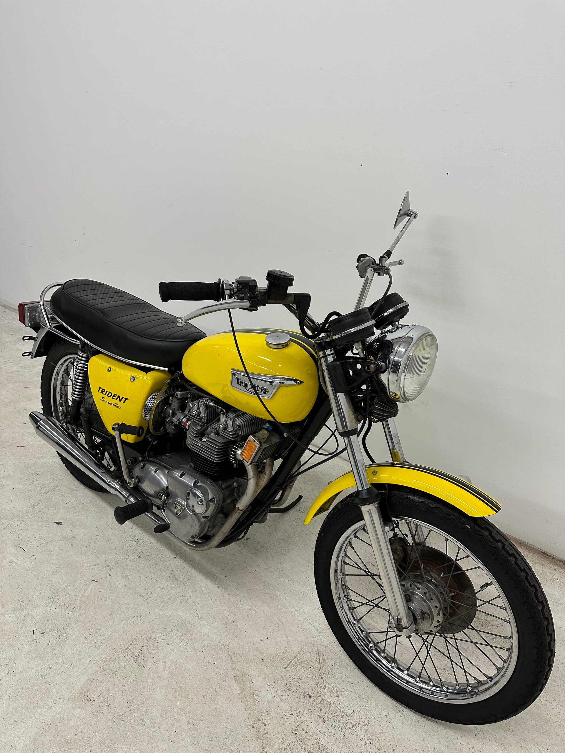 TRIUMPH Trident-image-2