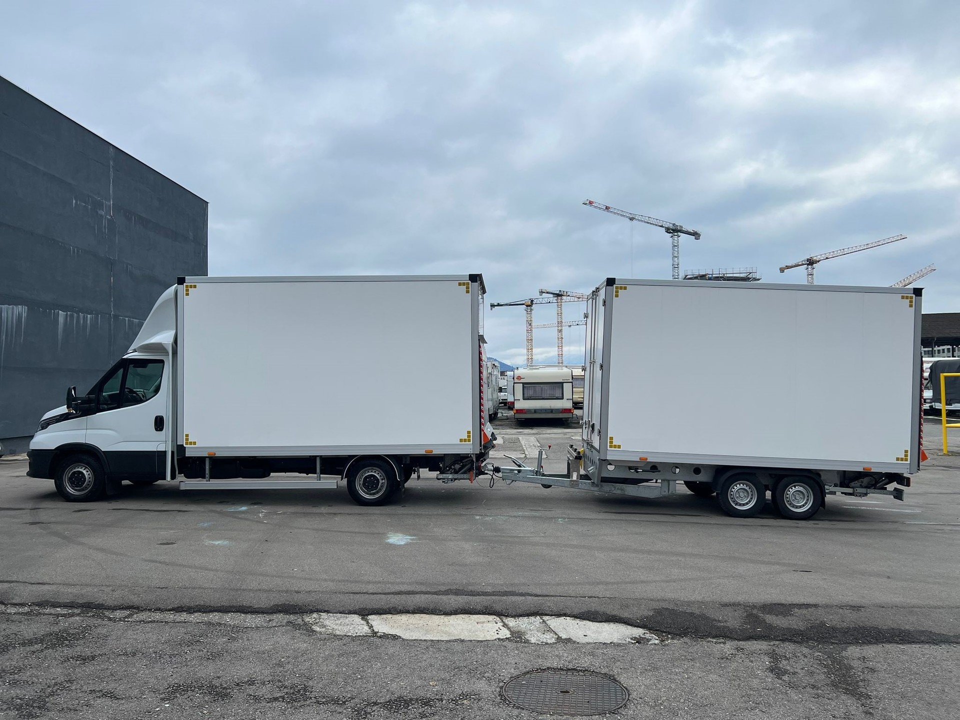 ACKERMANN 3.5T Kasten mit Hebebühne und Durchladesystem-image-4