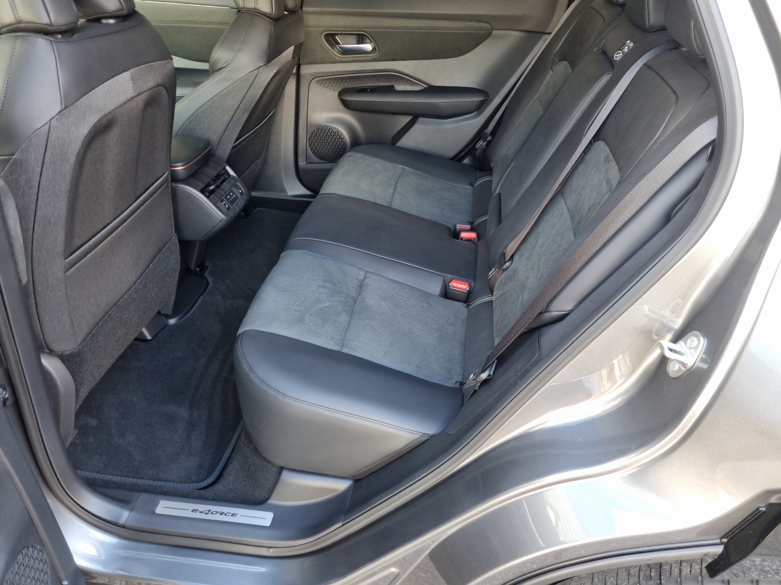 NISSAN Ariya Evolve e-4orce-image-10