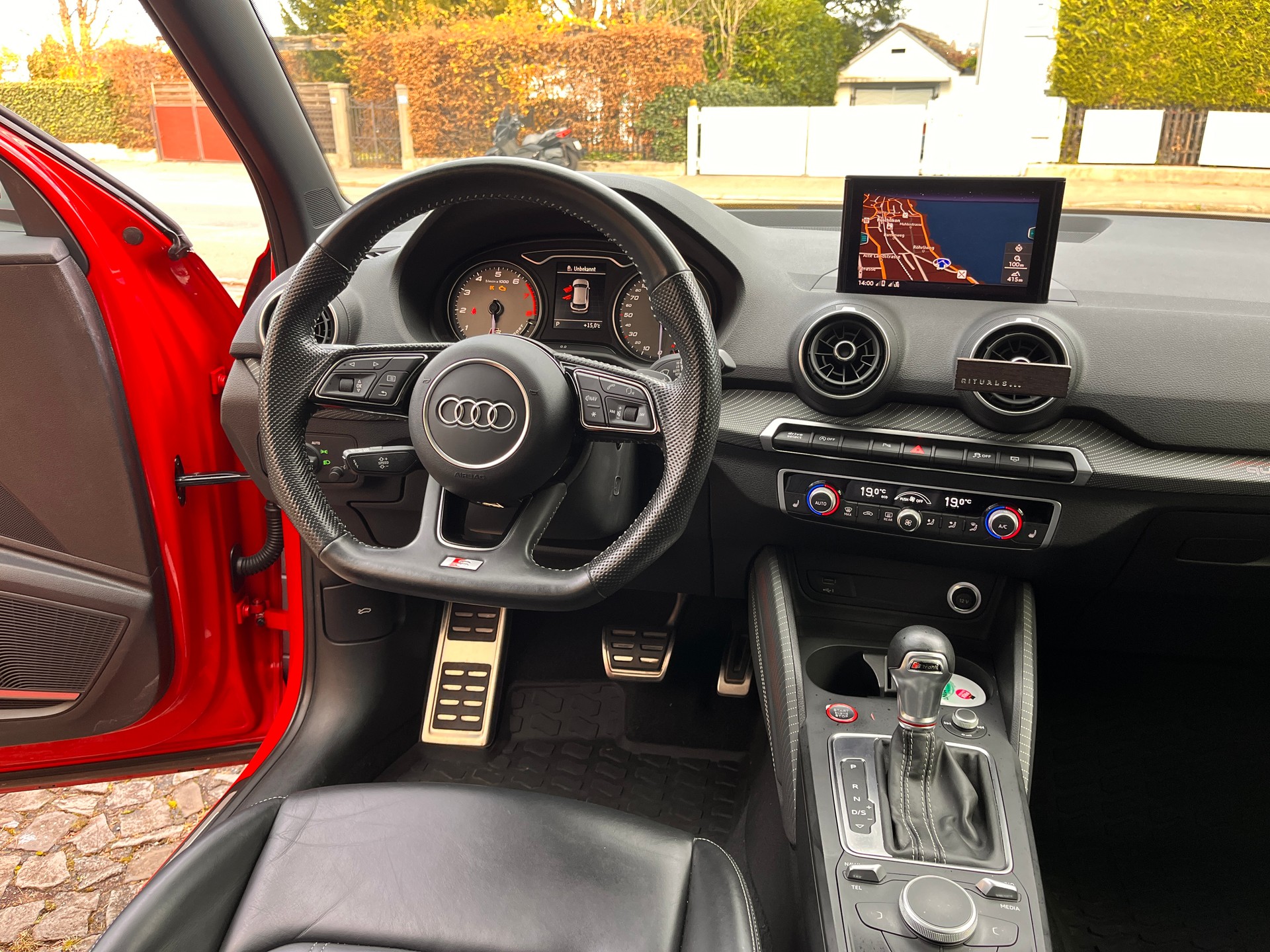AUDI SQ2 TFSI quattro S-tronic-image-5