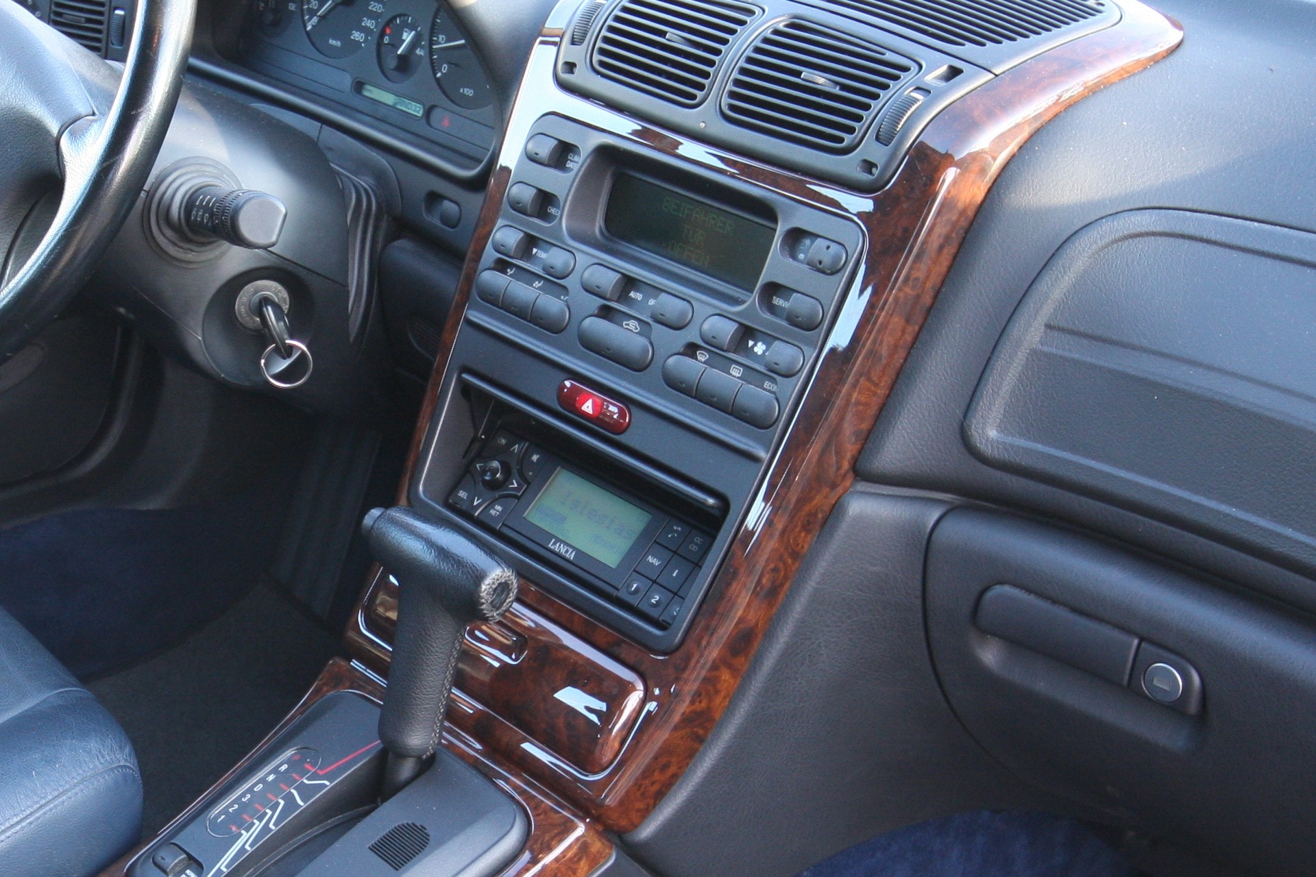 LANCIA KAPPA 3.0 V6 LS-image-5