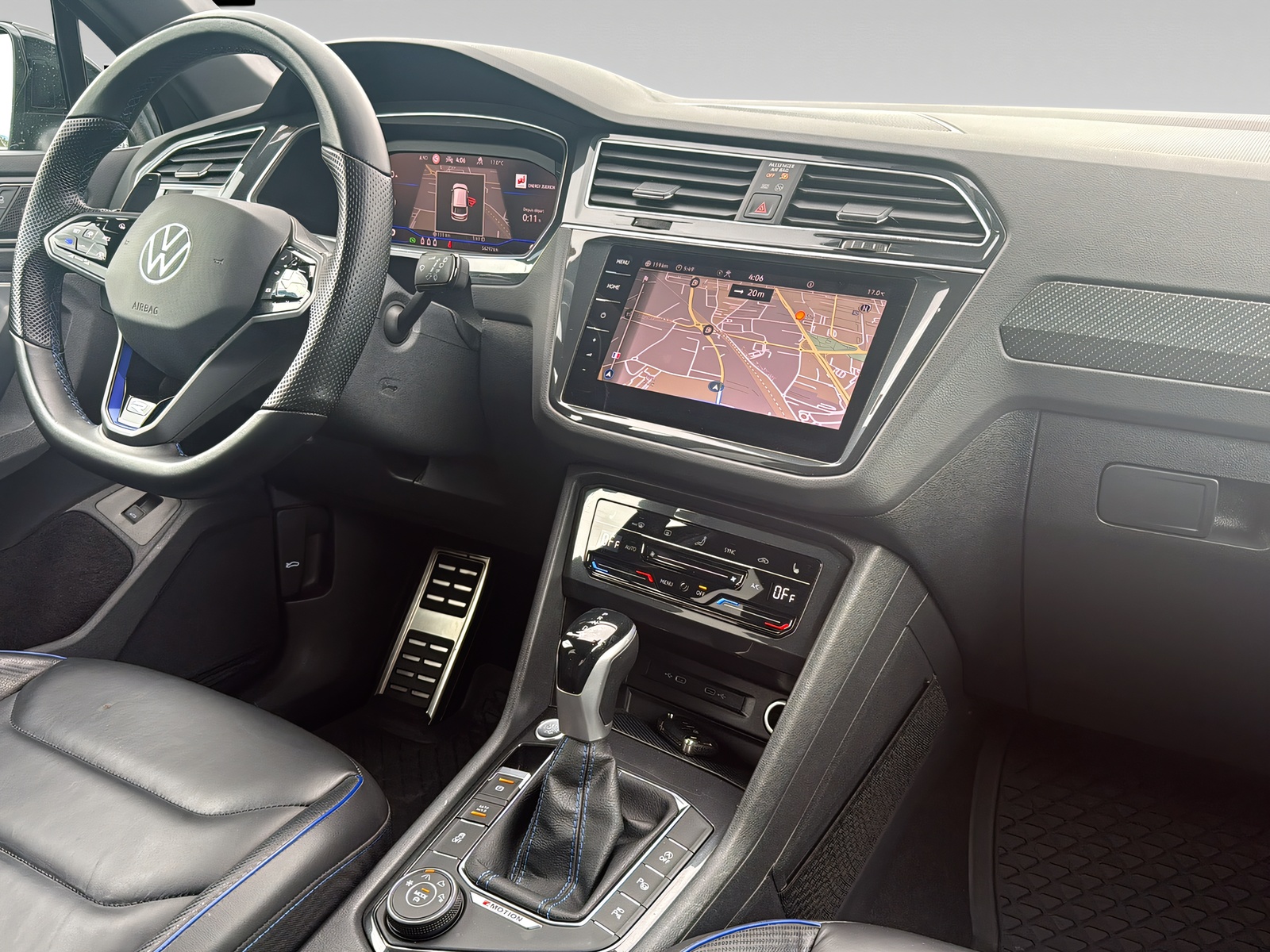 VW Tiguan 2.0TSI R 4Motion DSG-image-11
