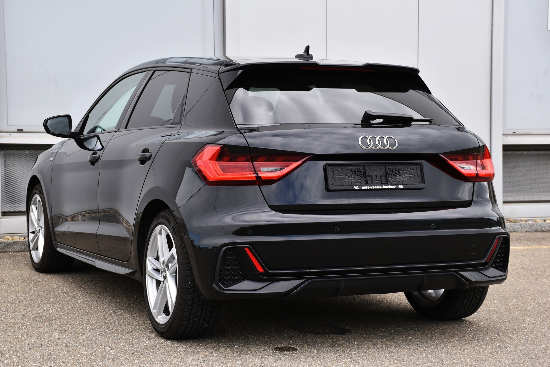 AUDI A1 35 TFSI S Line Sportback-image-3