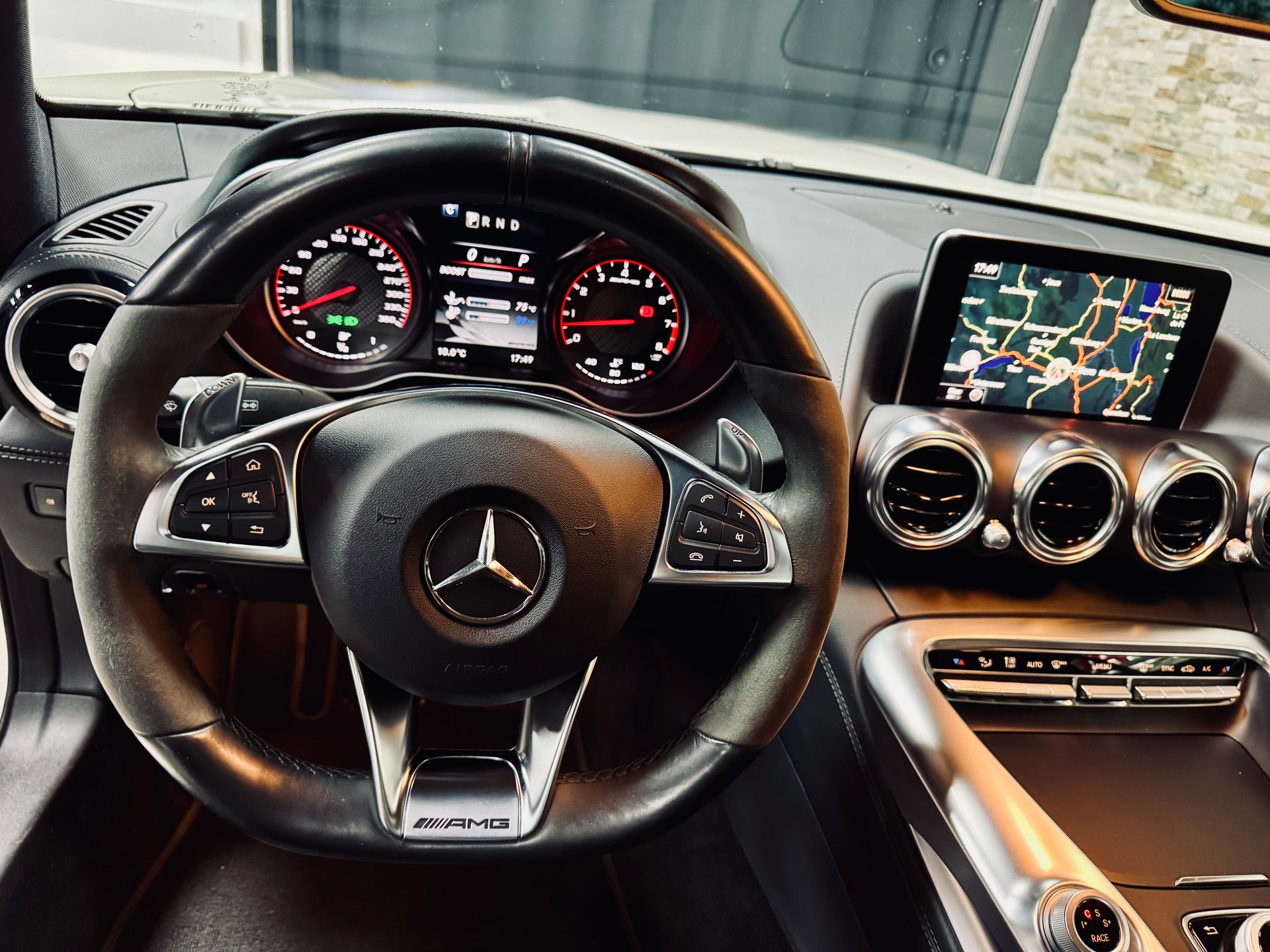 MERCEDES-BENZ AMG GT S Speedshift DCT-image-14