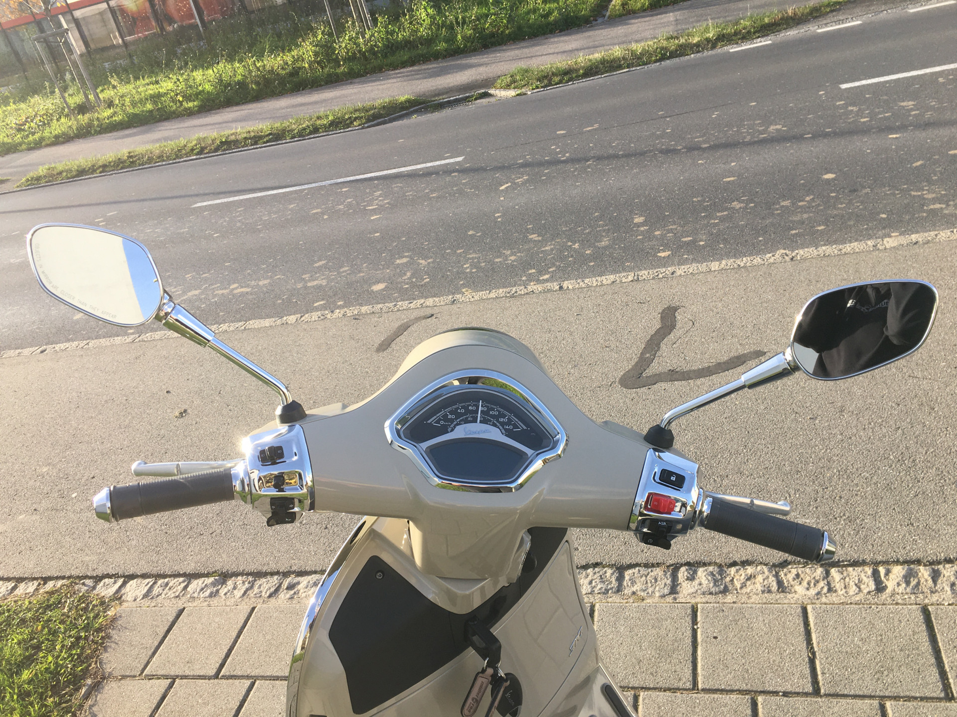 PIAGGIO Vespa GTS 310 Super-image-3