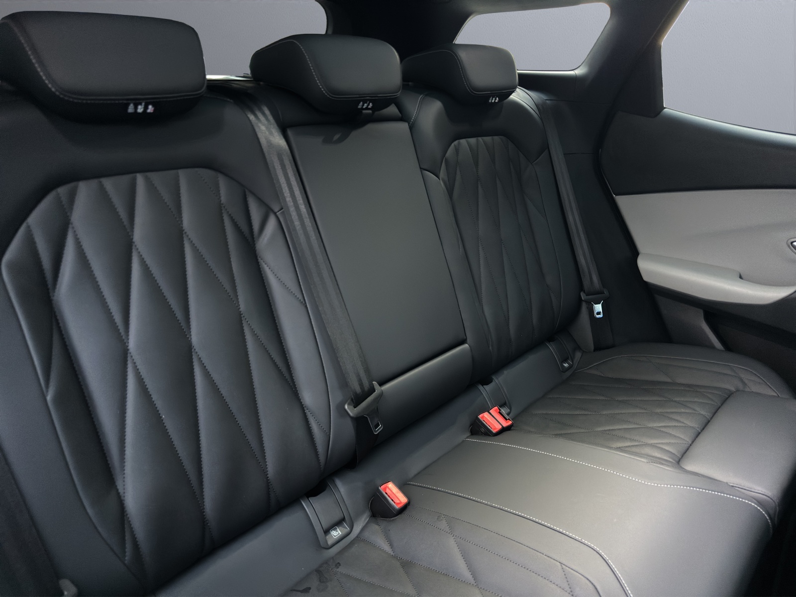 FORD Explorer Extended Range Premium AWD-image-12