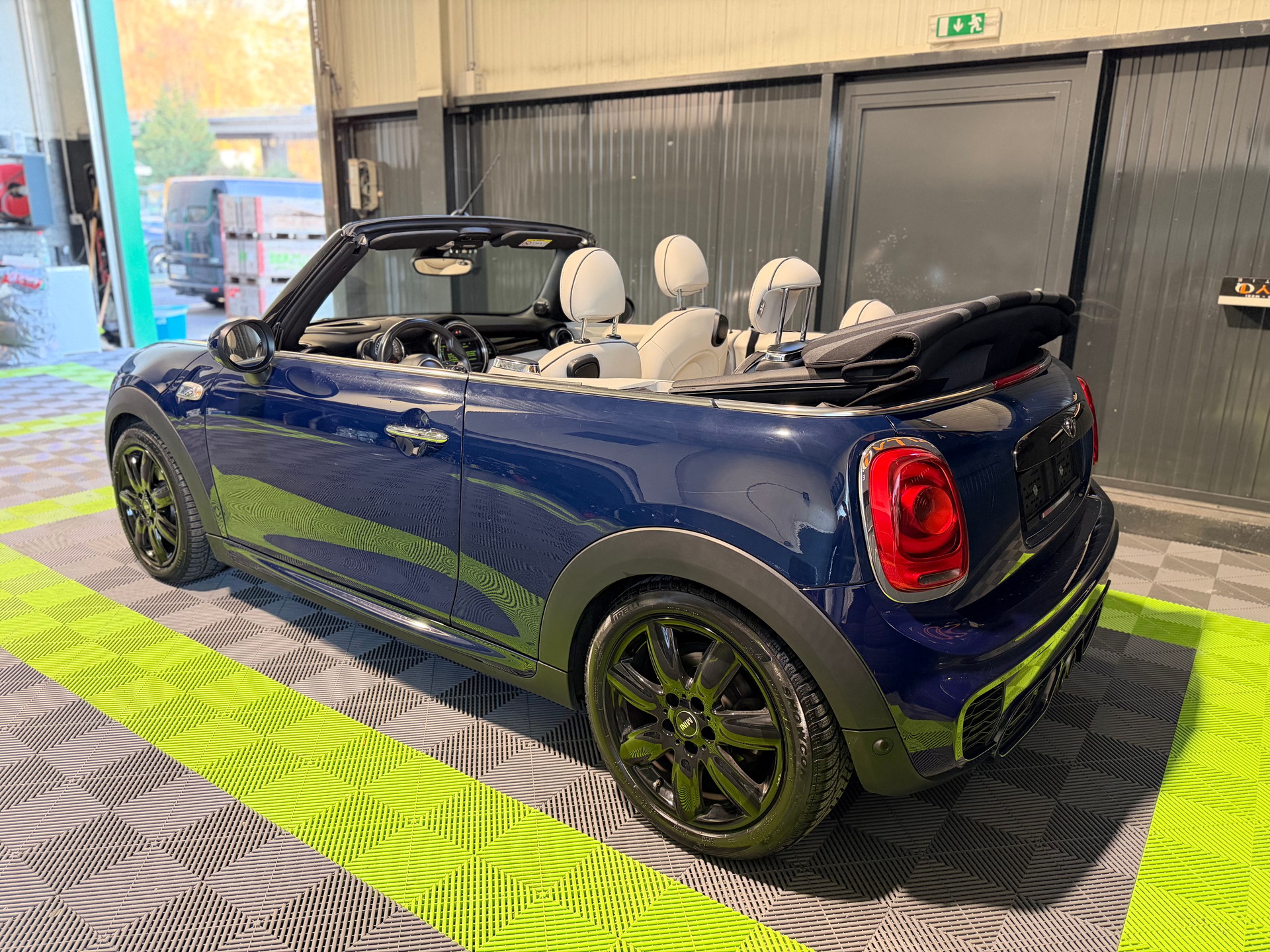 MINI Cooper S Cabriolet Steptronic-image-7