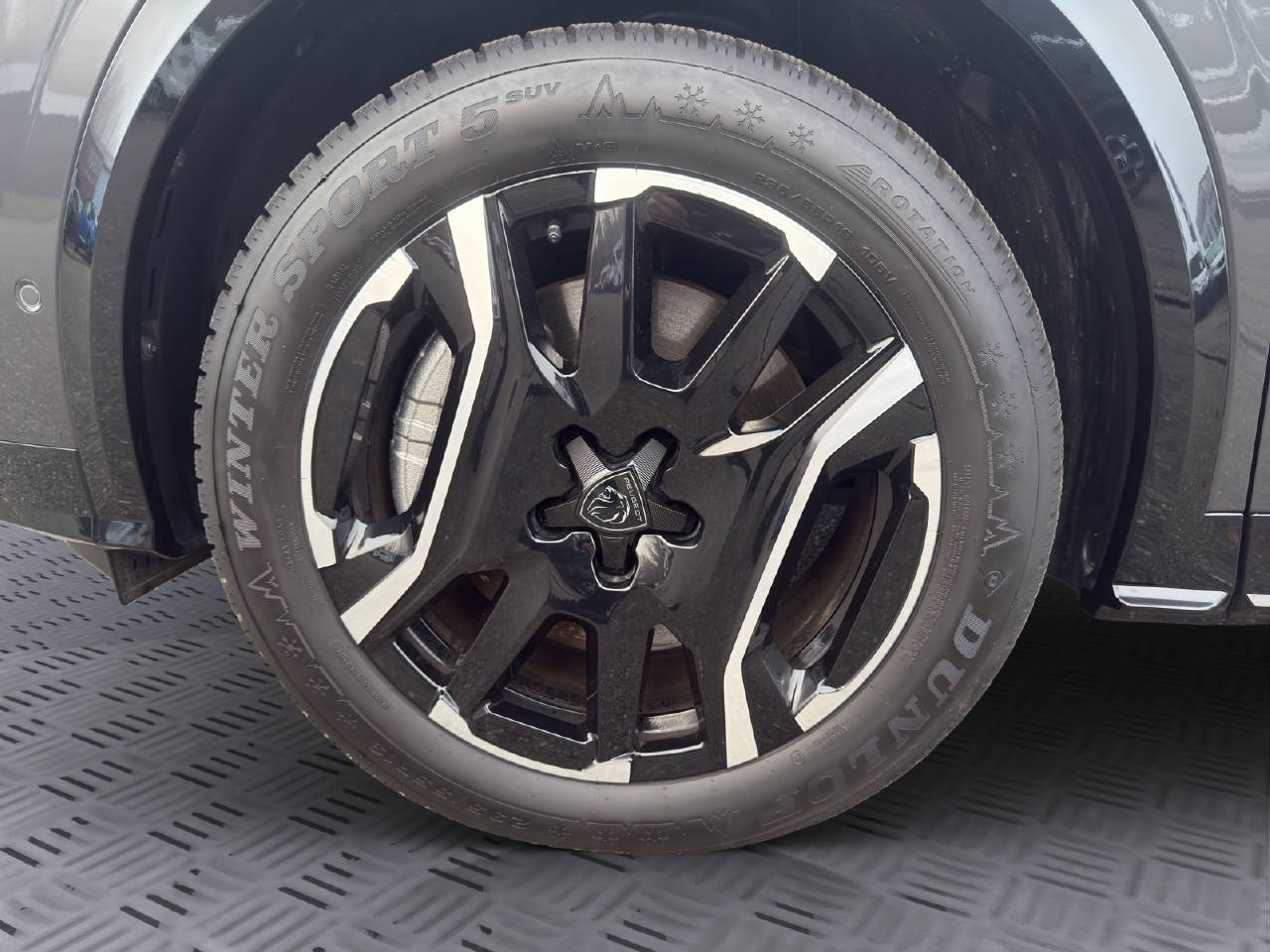 PEUGEOT 5008 e-GT-image-12