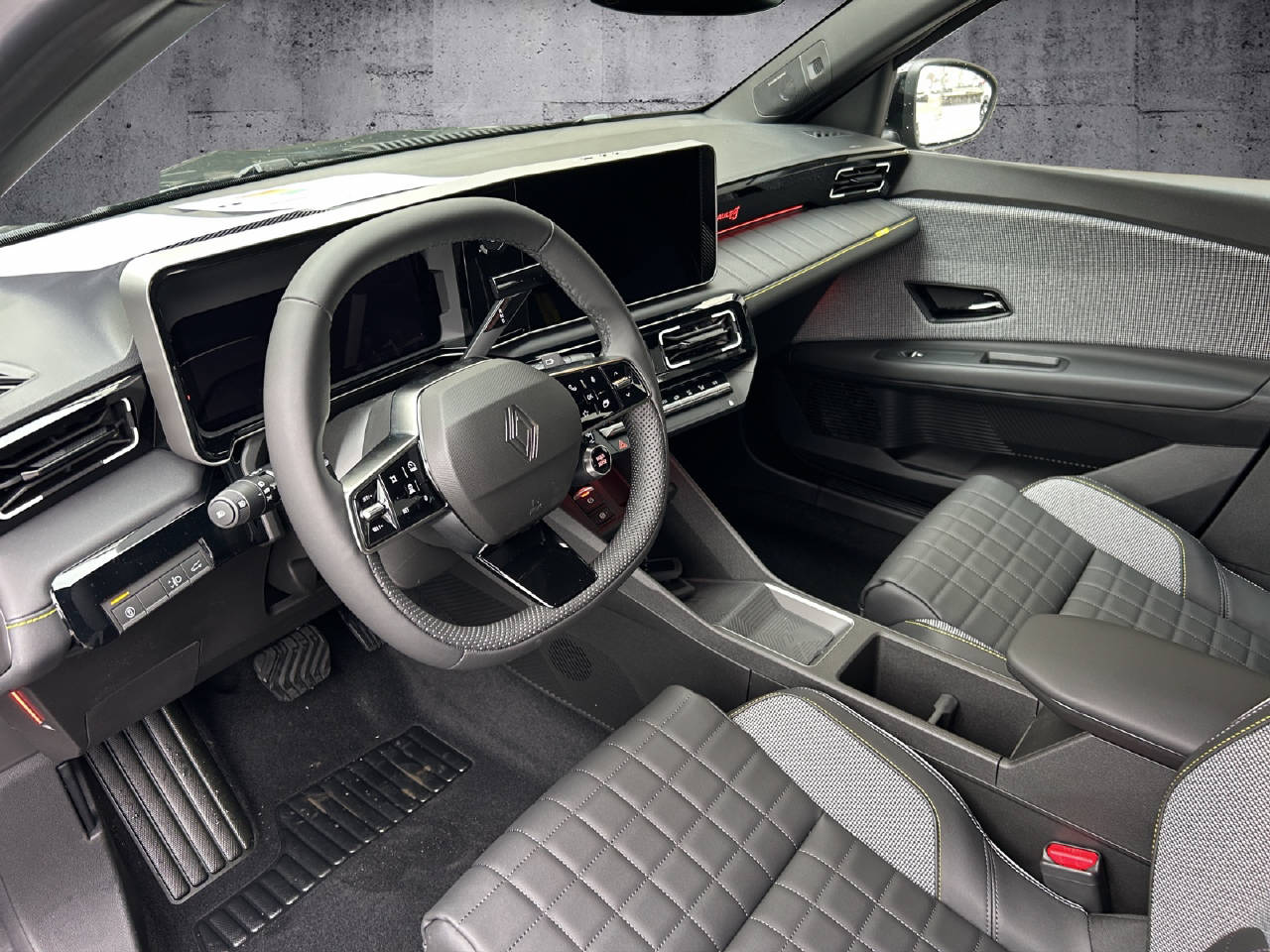 RENAULT R4 E-Tech Electric iconic 150PS Comfort Range-image-4