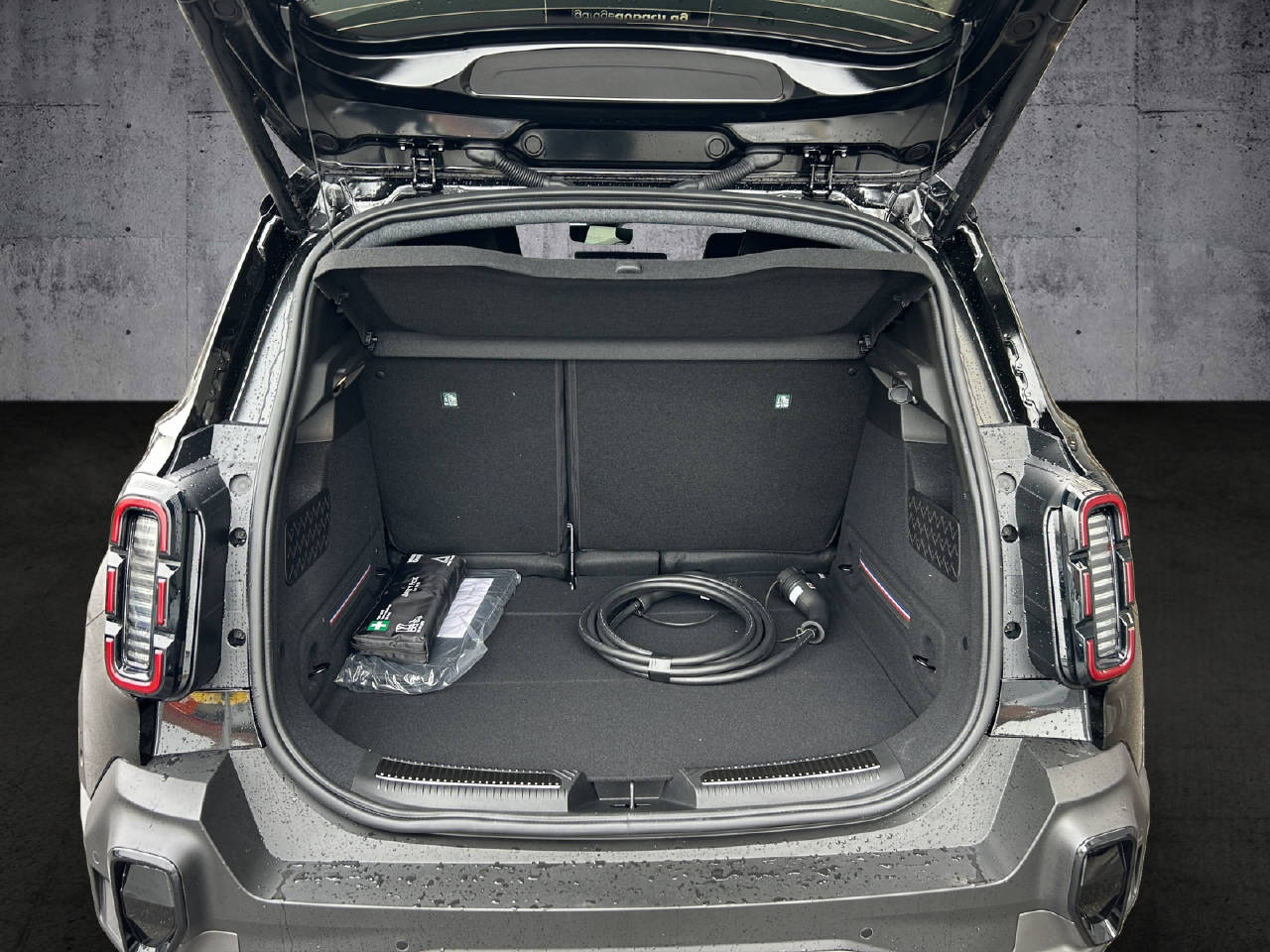 RENAULT R4 E-Tech Electric iconic 150PS Comfort Range-image-8