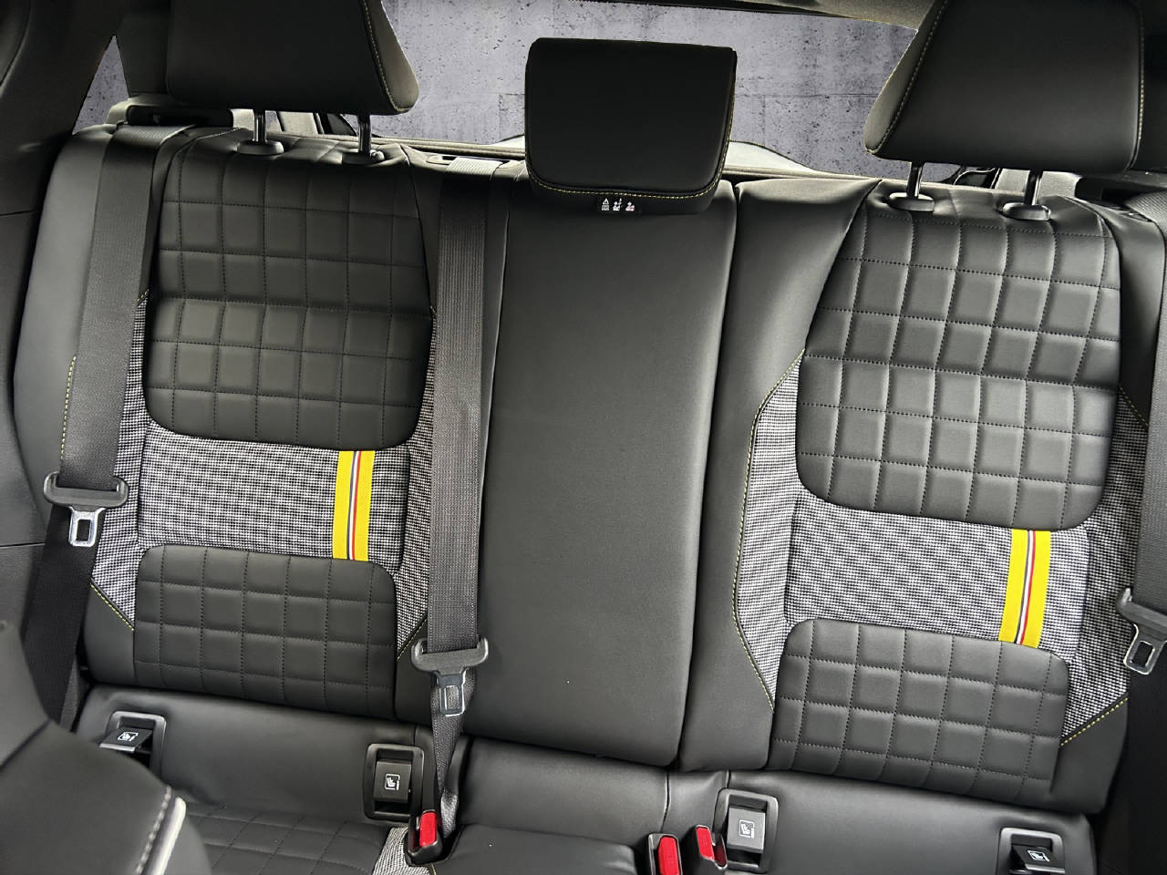 RENAULT R4 E-Tech Electric iconic 150PS Comfort Range-image-7
