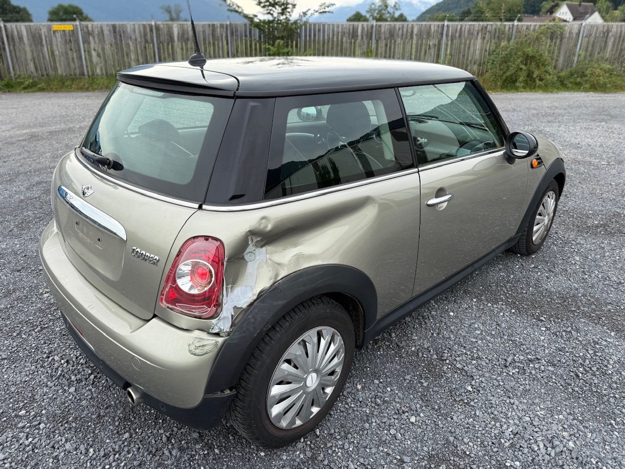 MINI Cooper Steptronic-image-2