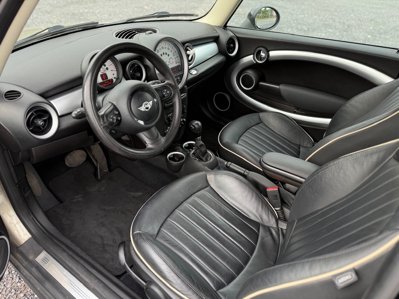 MINI Cooper Steptronic-image-5