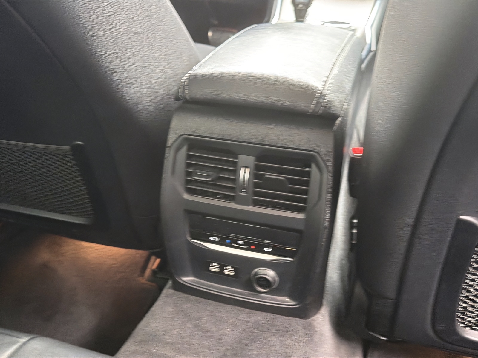 BMW 320d xDrive M Sport Steptronic-image-17