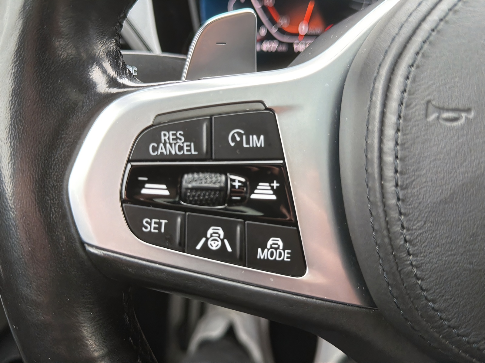 BMW 320d xDrive M Sport Steptronic-image-21